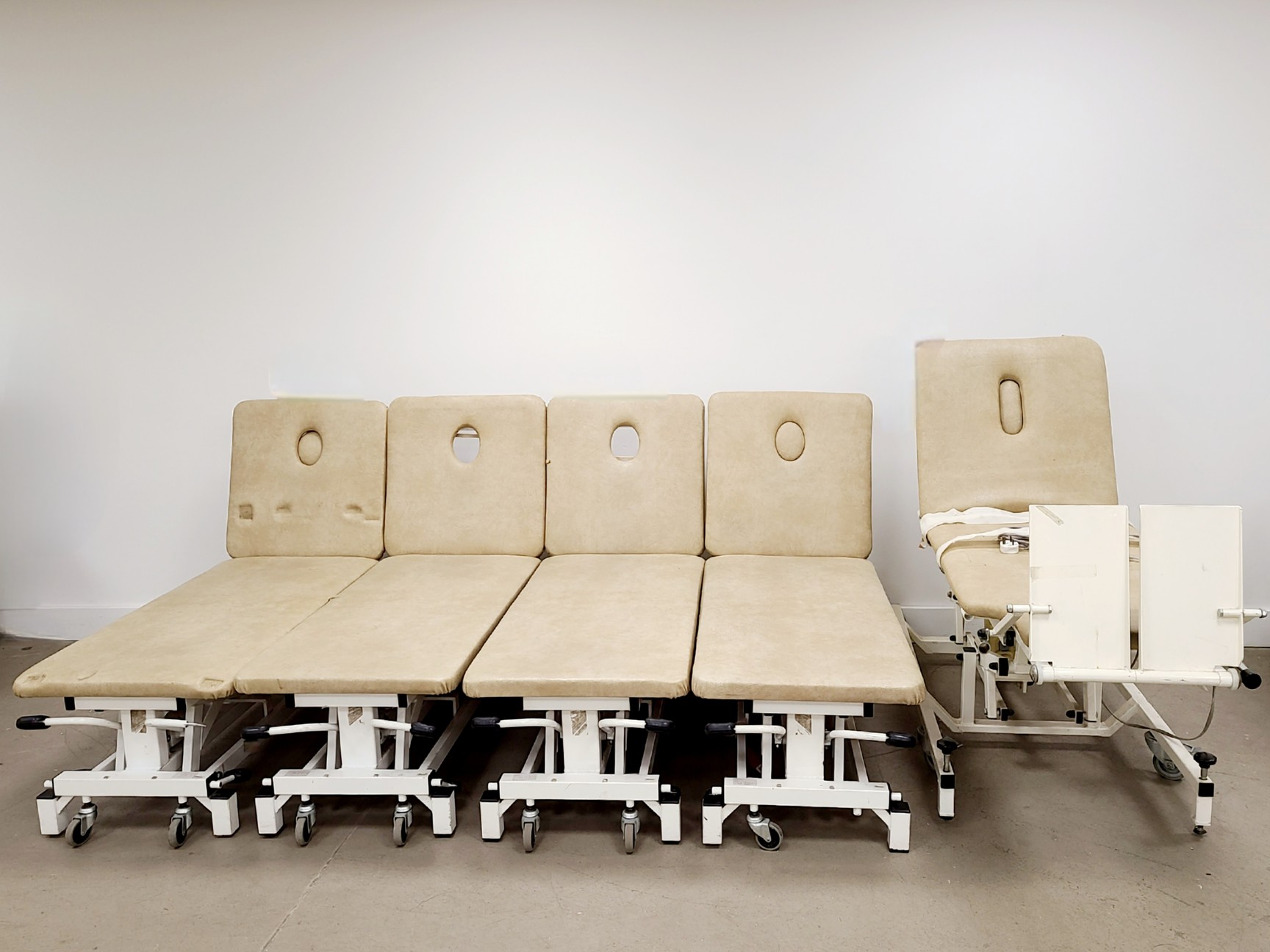 Image of Job Lot of 1x Electric Tilt Table and 4x Medical Examination Couches