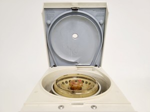 Thumbnail image of Thermo Scientific Heraeus Pico 17 Centrifuge Lab