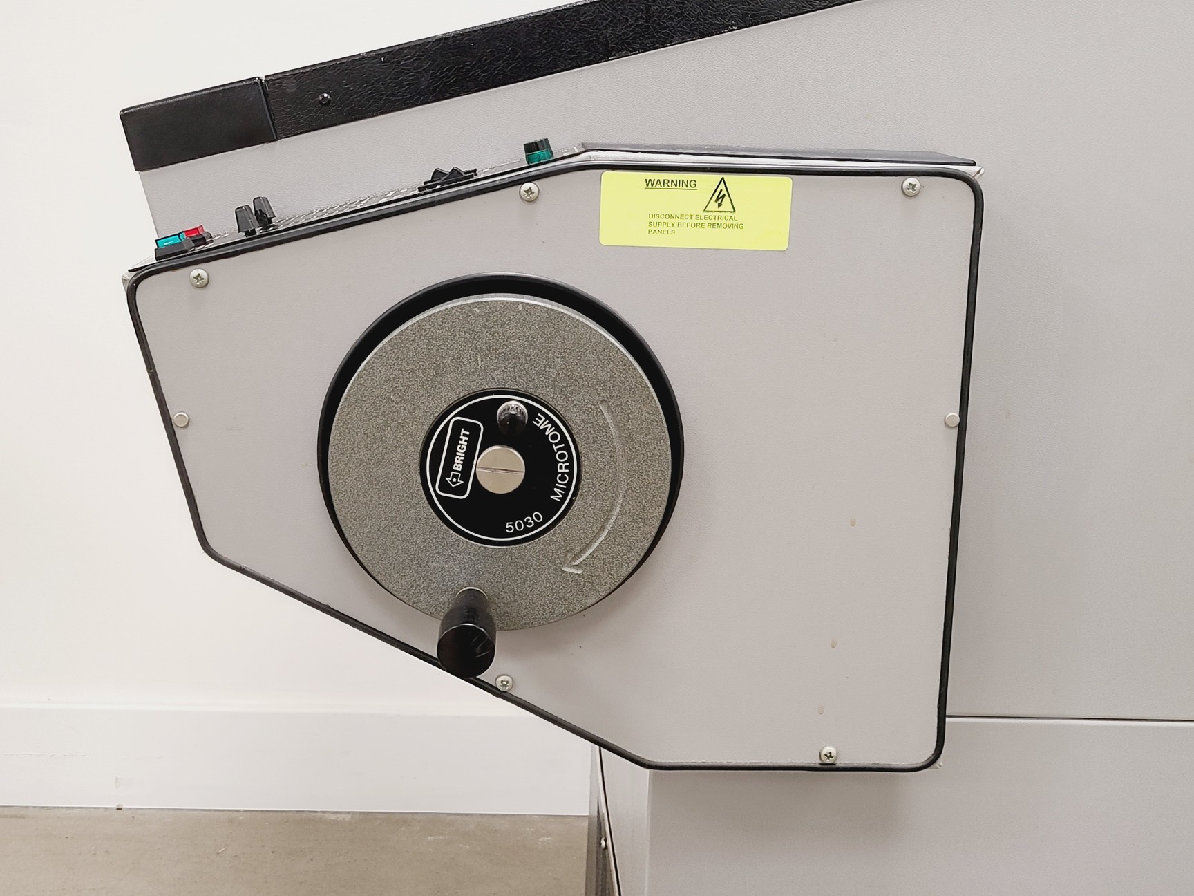Image of Bright Instrument SC12CL 5030 Microtome Cryostat
