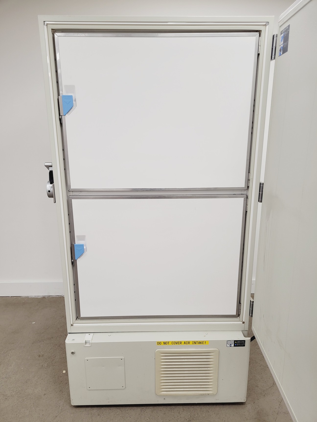 Image of Sanyo MDF-U73V Ultra-Low Temperature Freezer -86 Lab