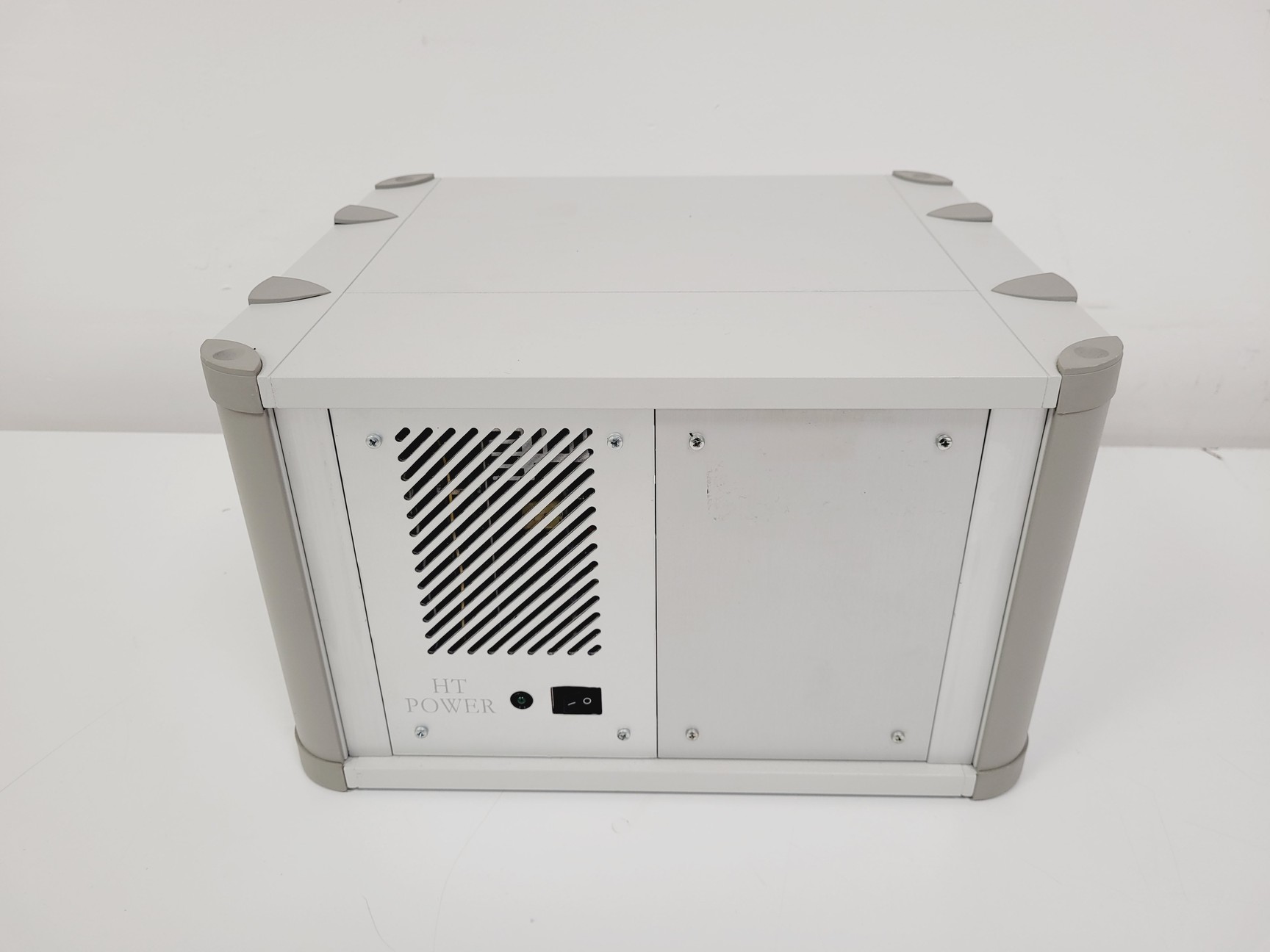 Image of Aviso TheOnyx Liquid Handler