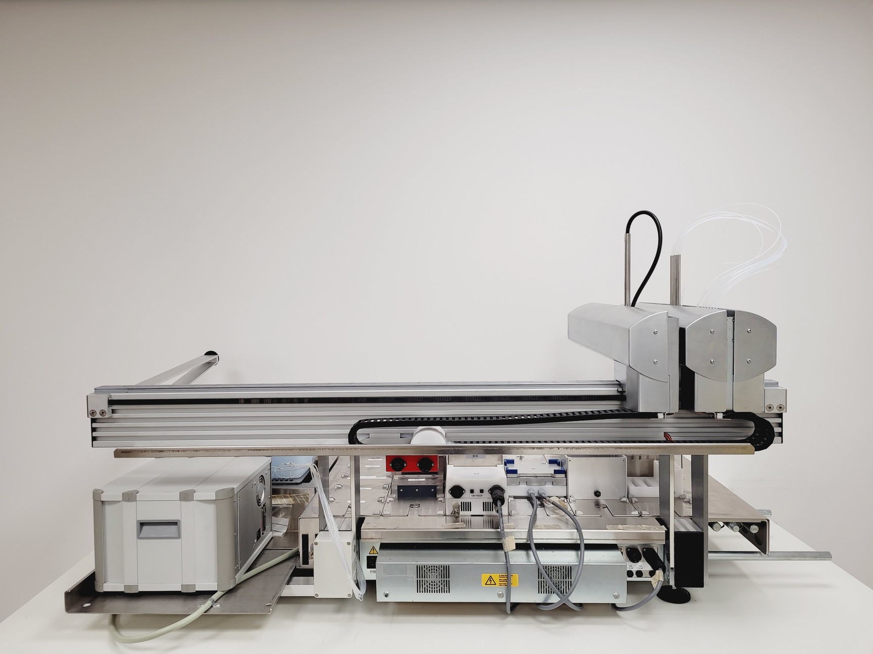 Image of Aviso TheOnyx Liquid Handler