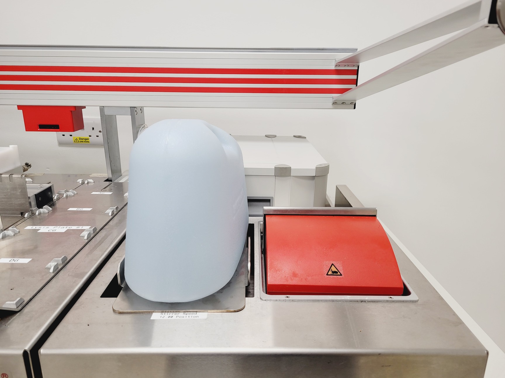 Image of Aviso TheOnyx Liquid Handler