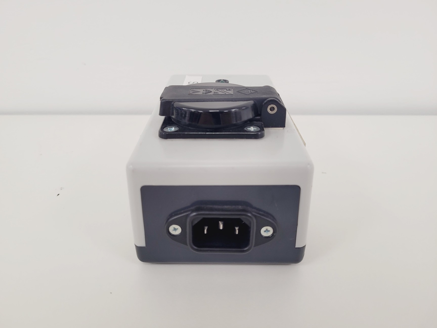 Image of Aviso TheOnyx Liquid Handler