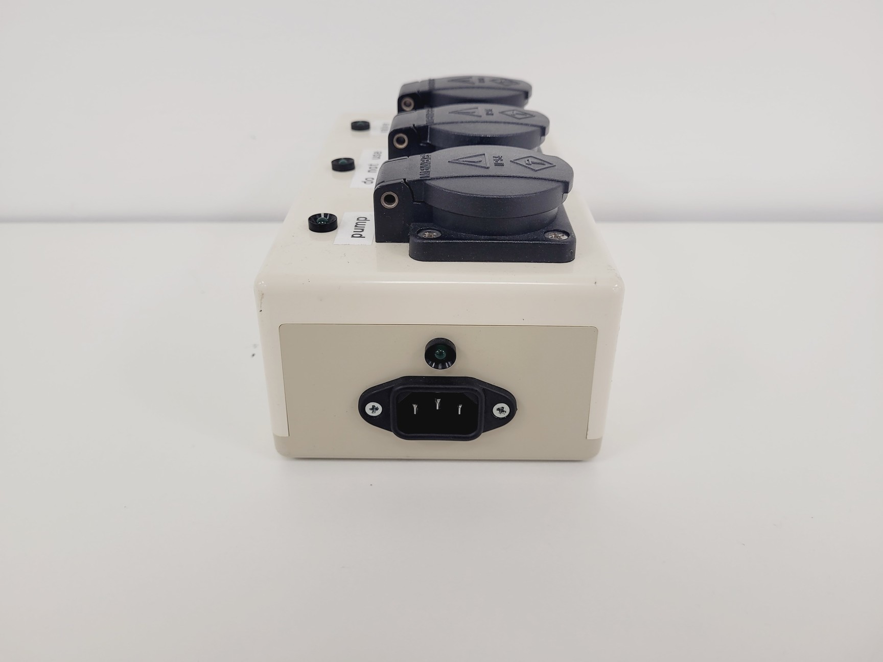 Image of Aviso TheOnyx Liquid Handler