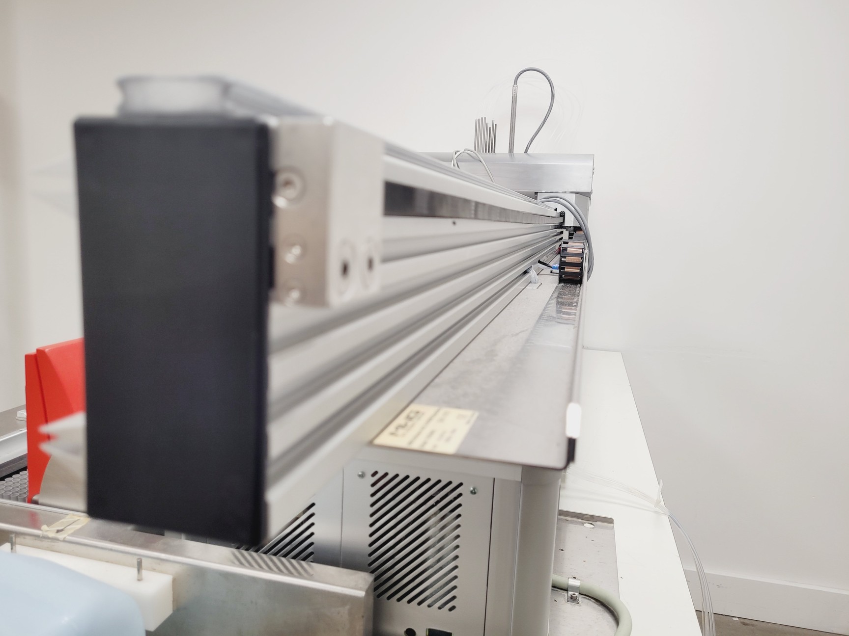 Image of Aviso TheOnyx Liquid Handler