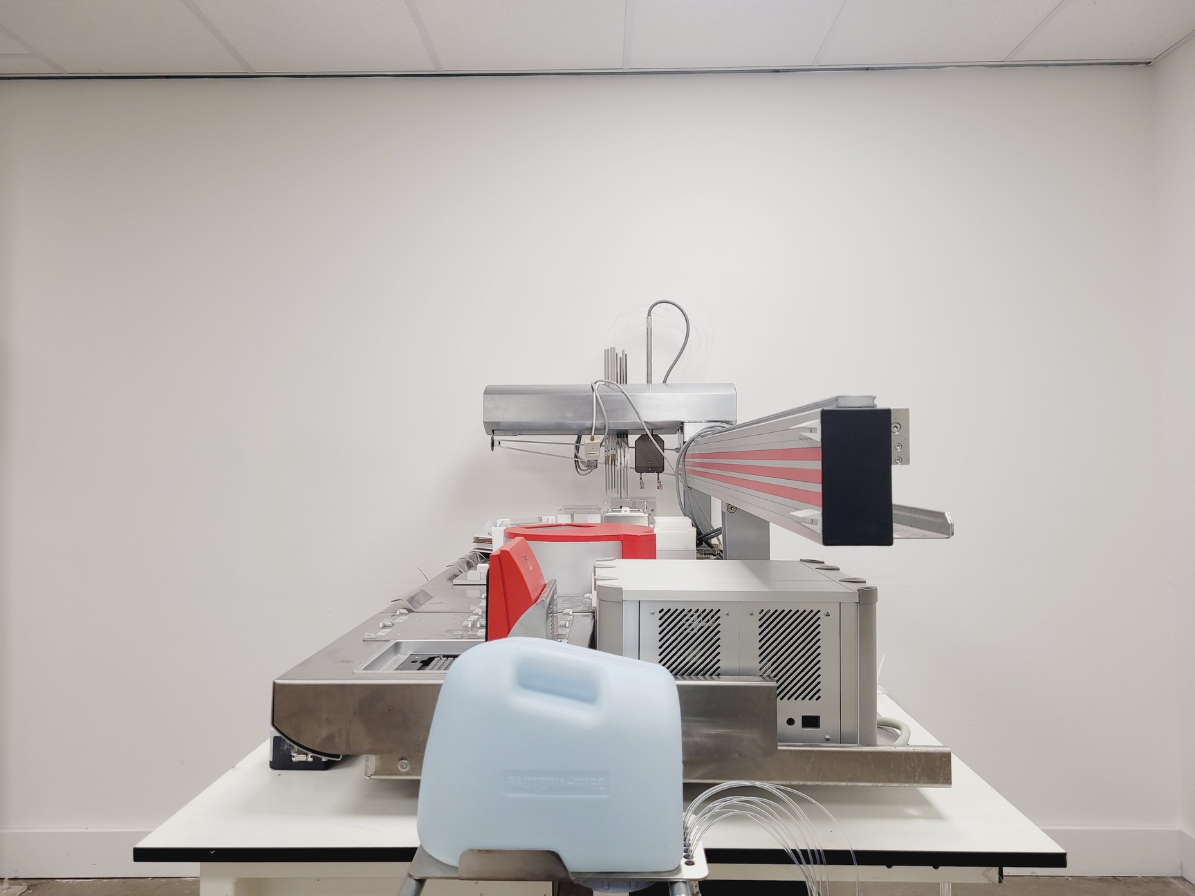 Image of Aviso TheOnyx Liquid Handler