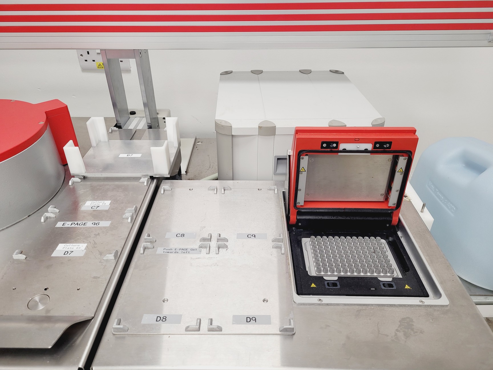 Image of Aviso TheOnyx Liquid Handler