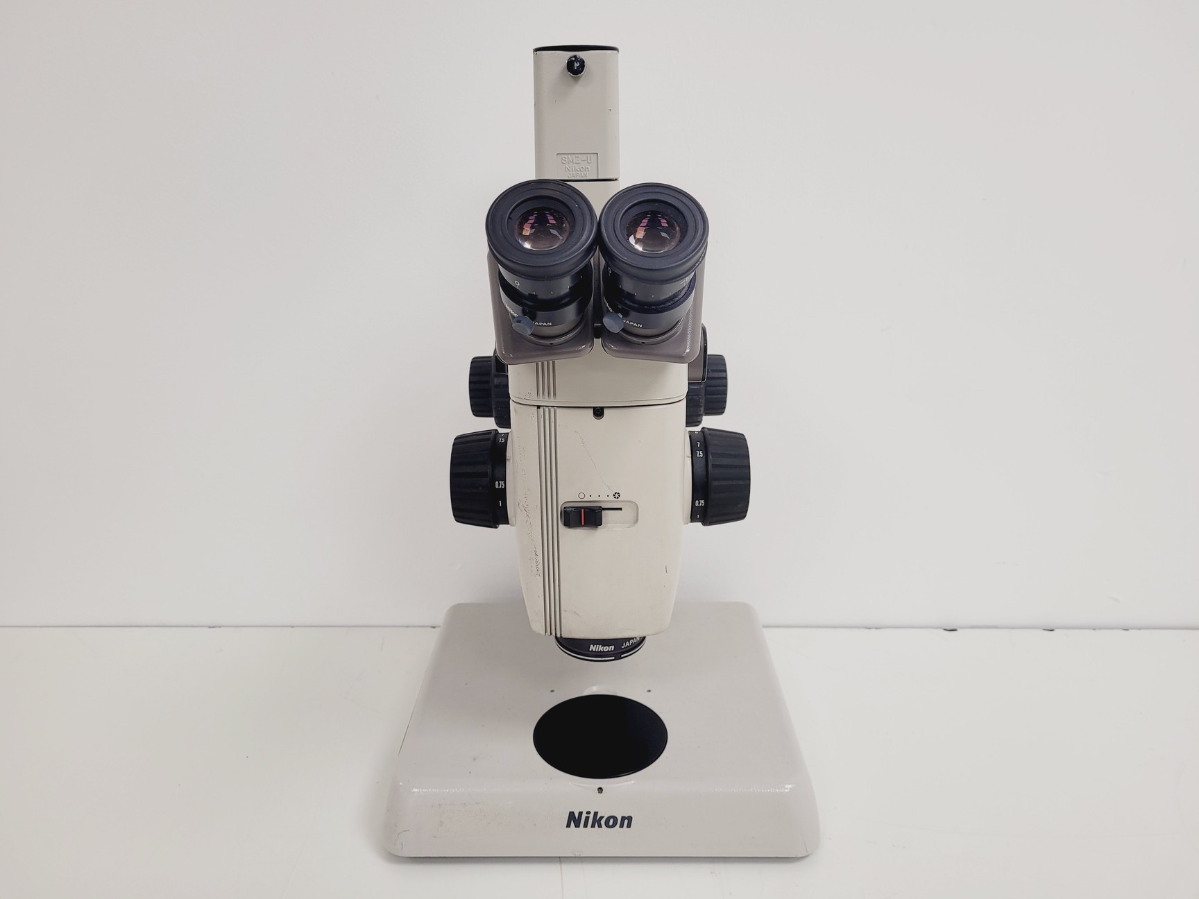 Image of Nikon SMZ-U Stereozoom Microscope Lab