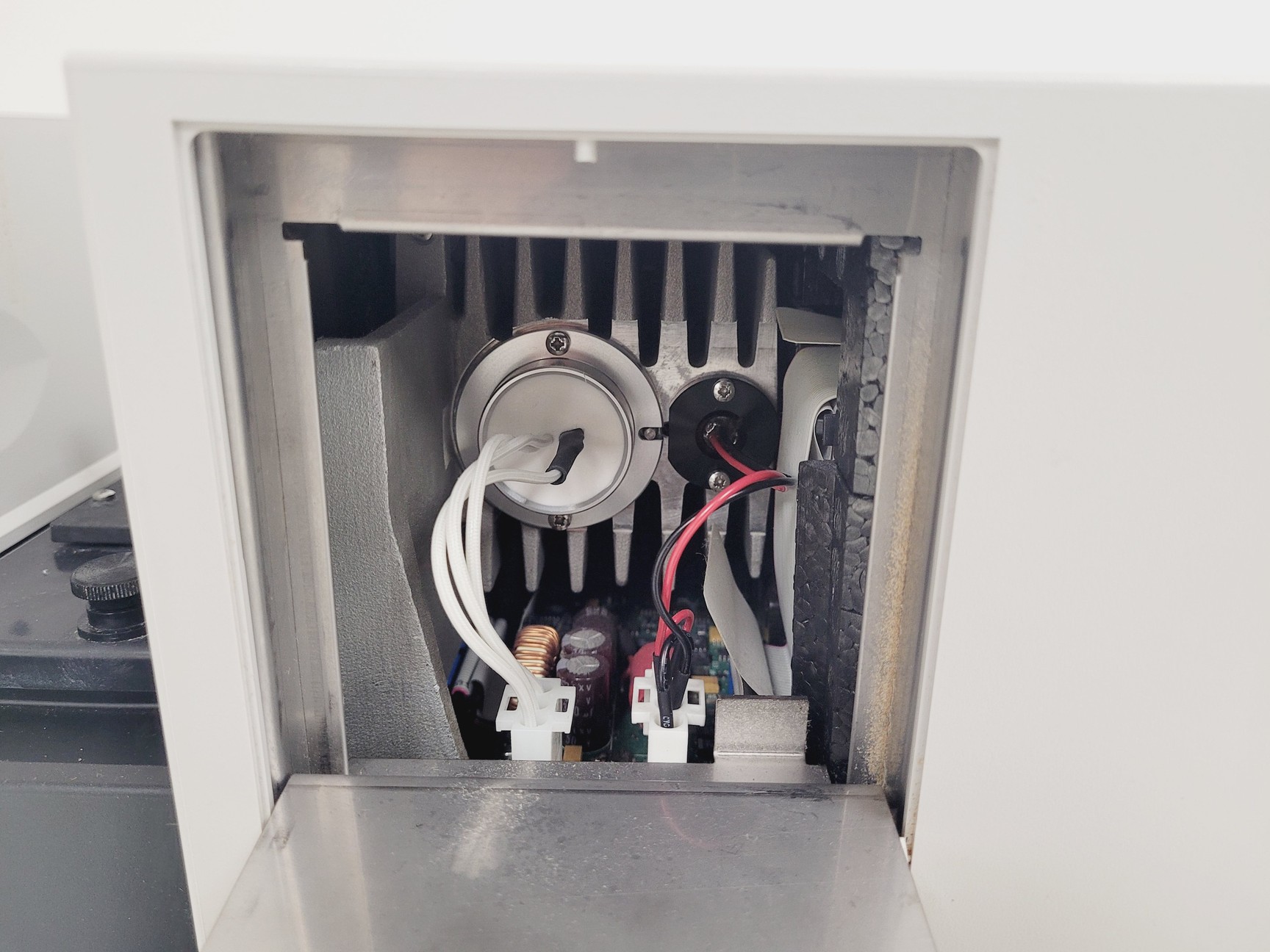 Image of Agilent 8453 UV/VIS G1103A Spectrophotometer Lab