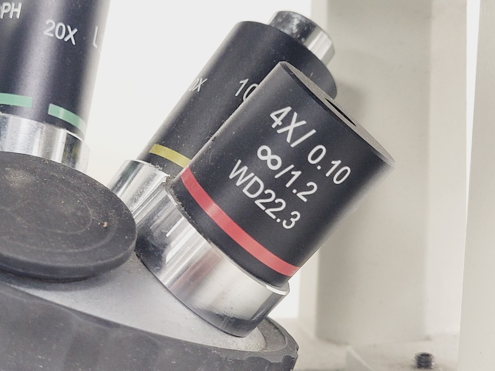 Image of HIPROVE XD-202 Inverted Biological Microscope w/ 4 x Objectives