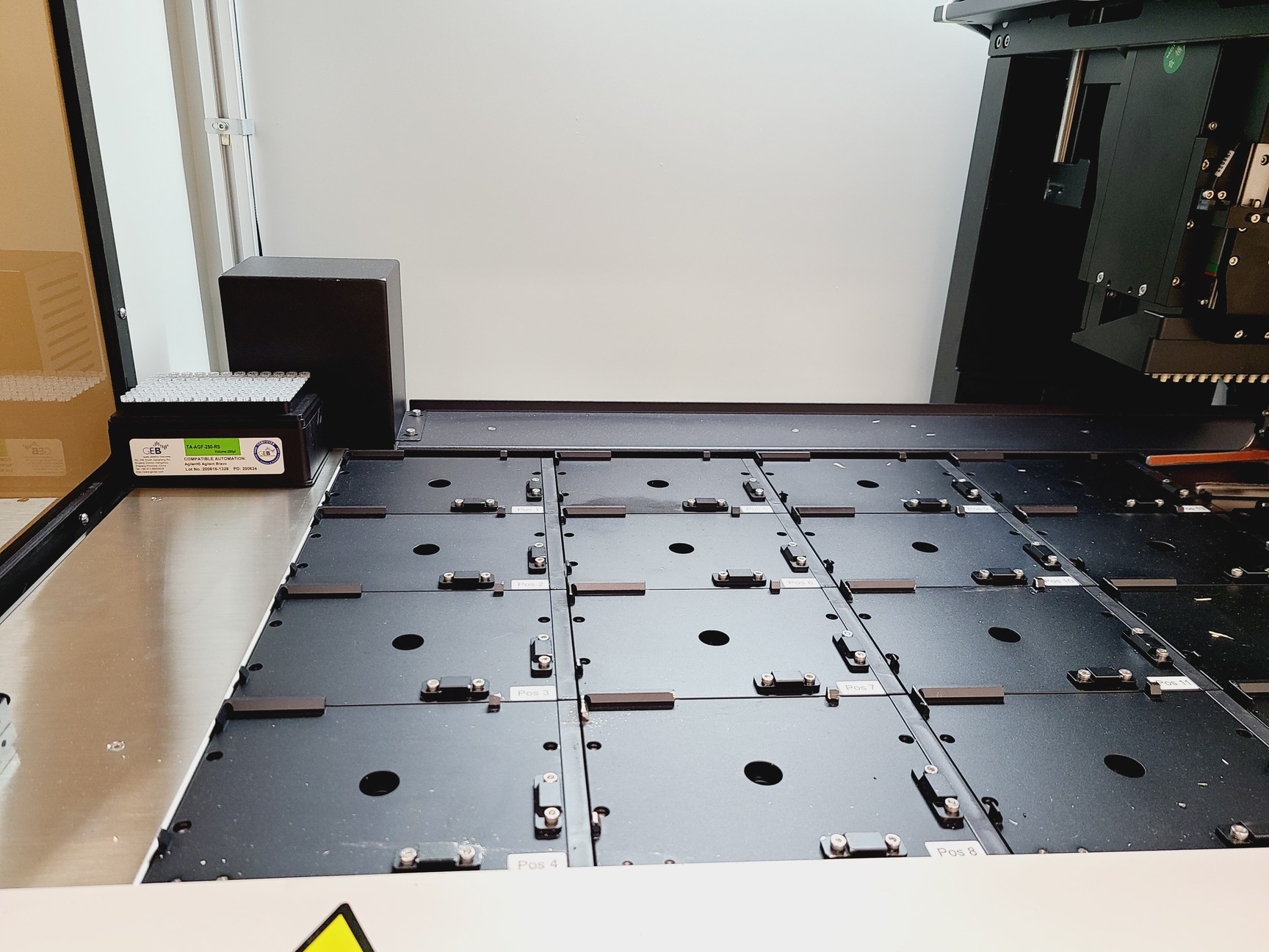 Image of MGISP-960 High-Throughput Automated Sample Preparation System