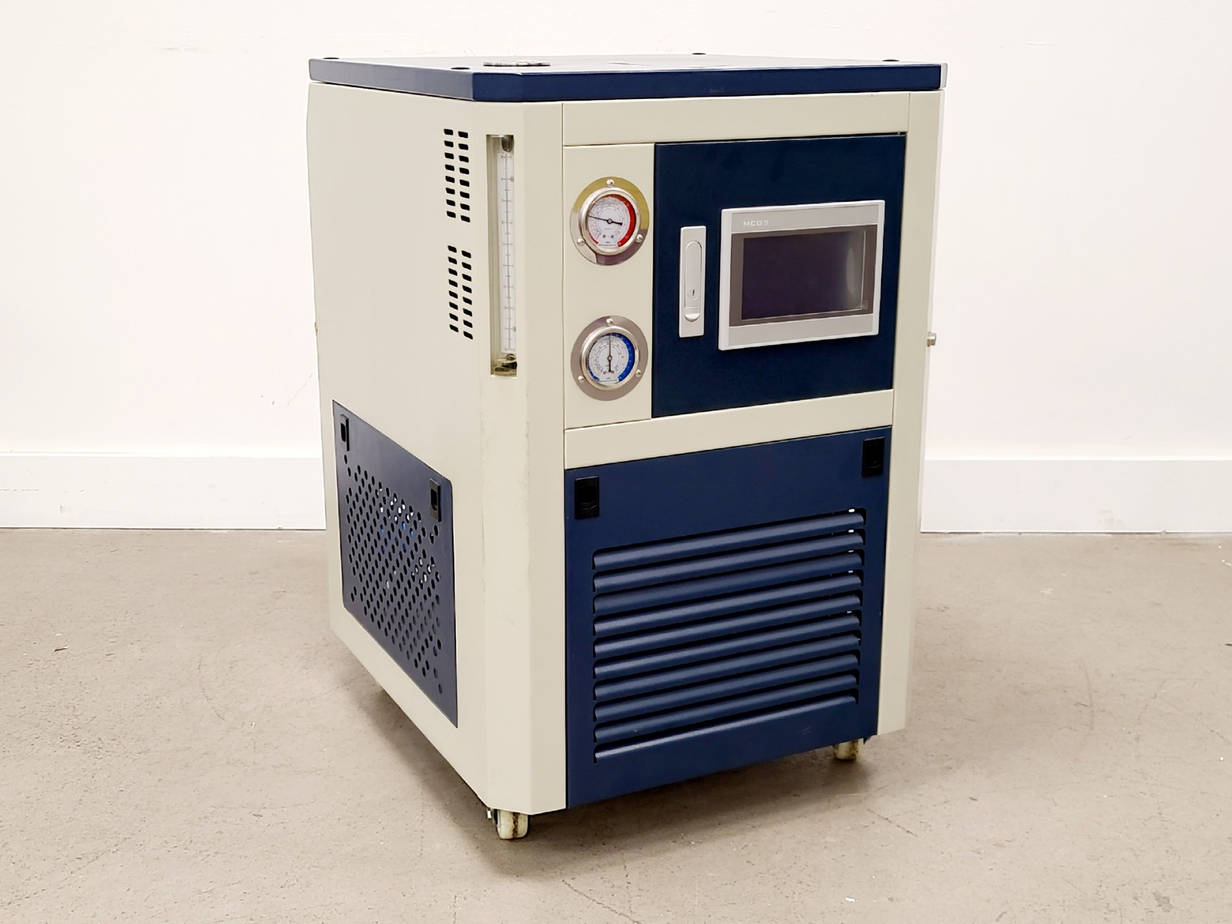 Image of  High & Low Temperature Circulating Device UHC-10/-20+200