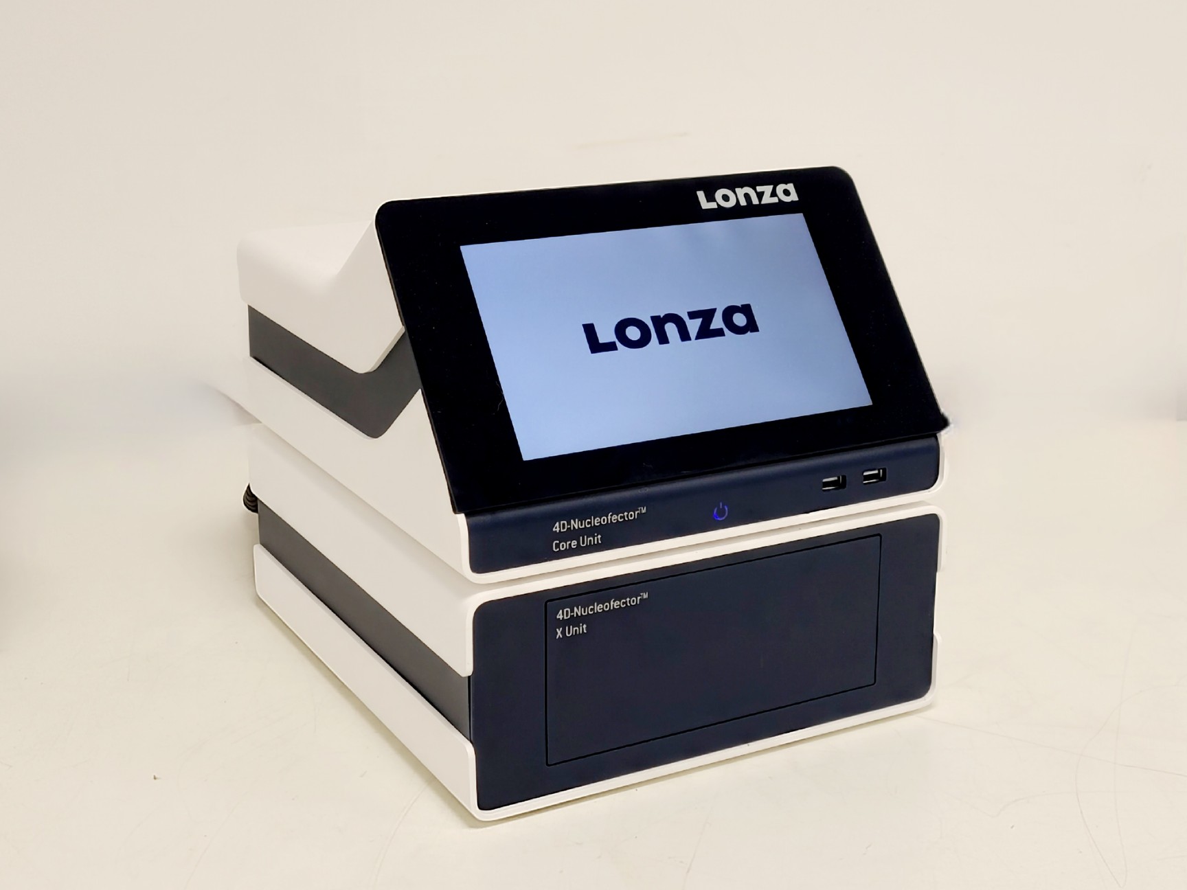Image of Lonza 4D-Nucleofactor Electroporation System Core & X Units Lab
