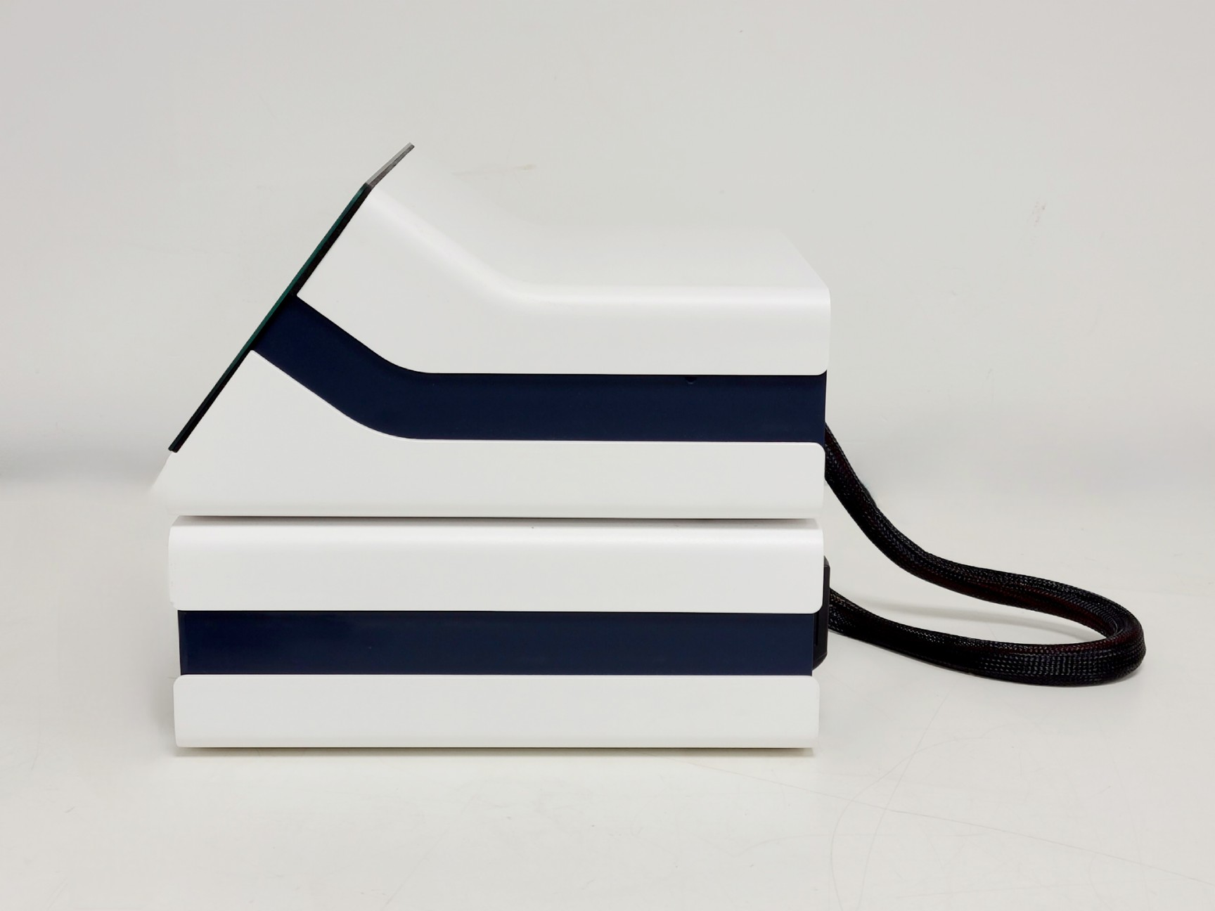 Image of Lonza 4D-Nucleofactor Electroporation System Core & X Units Lab