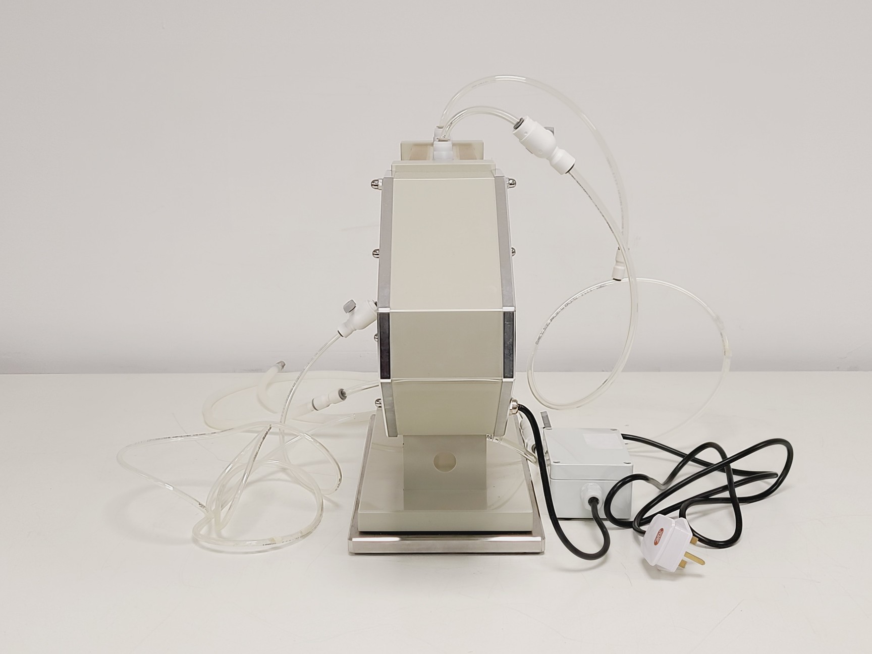 Image of Sani Membranes Vibro-Lab 3500 and WT600 TFF System Lab