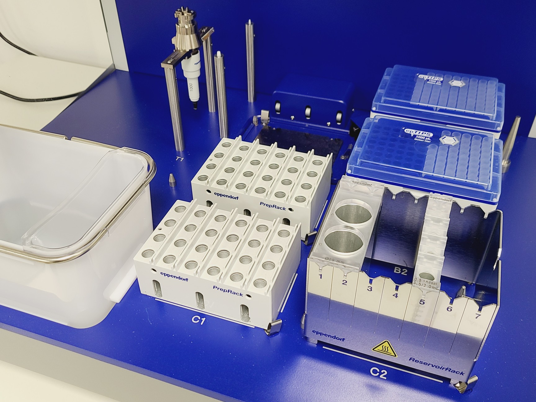 Image of Eppendorf epMotion 5073 Liquid Handling System w/ Accessories and Consumables