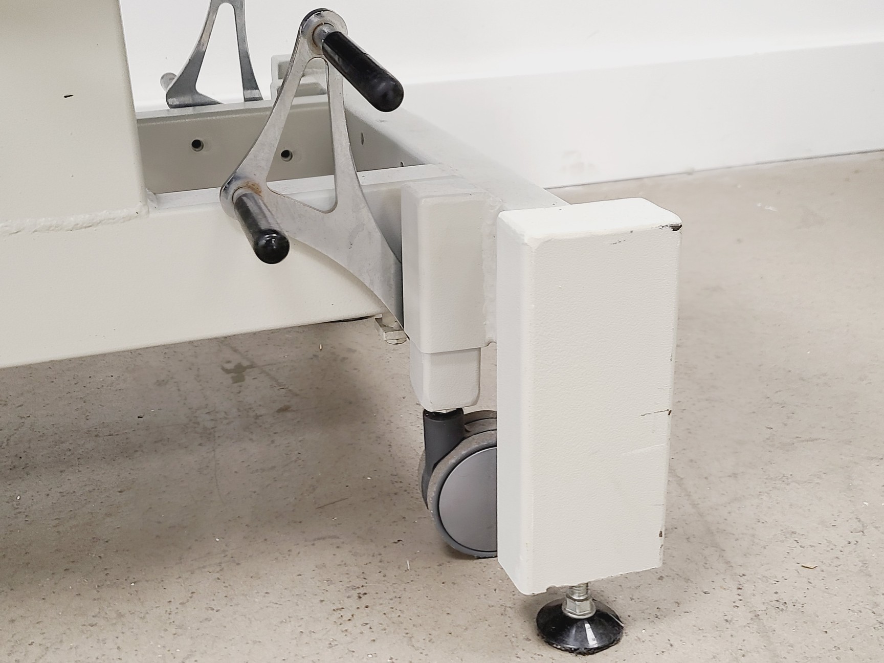 Image of Physio Med Electric Medical Plinth