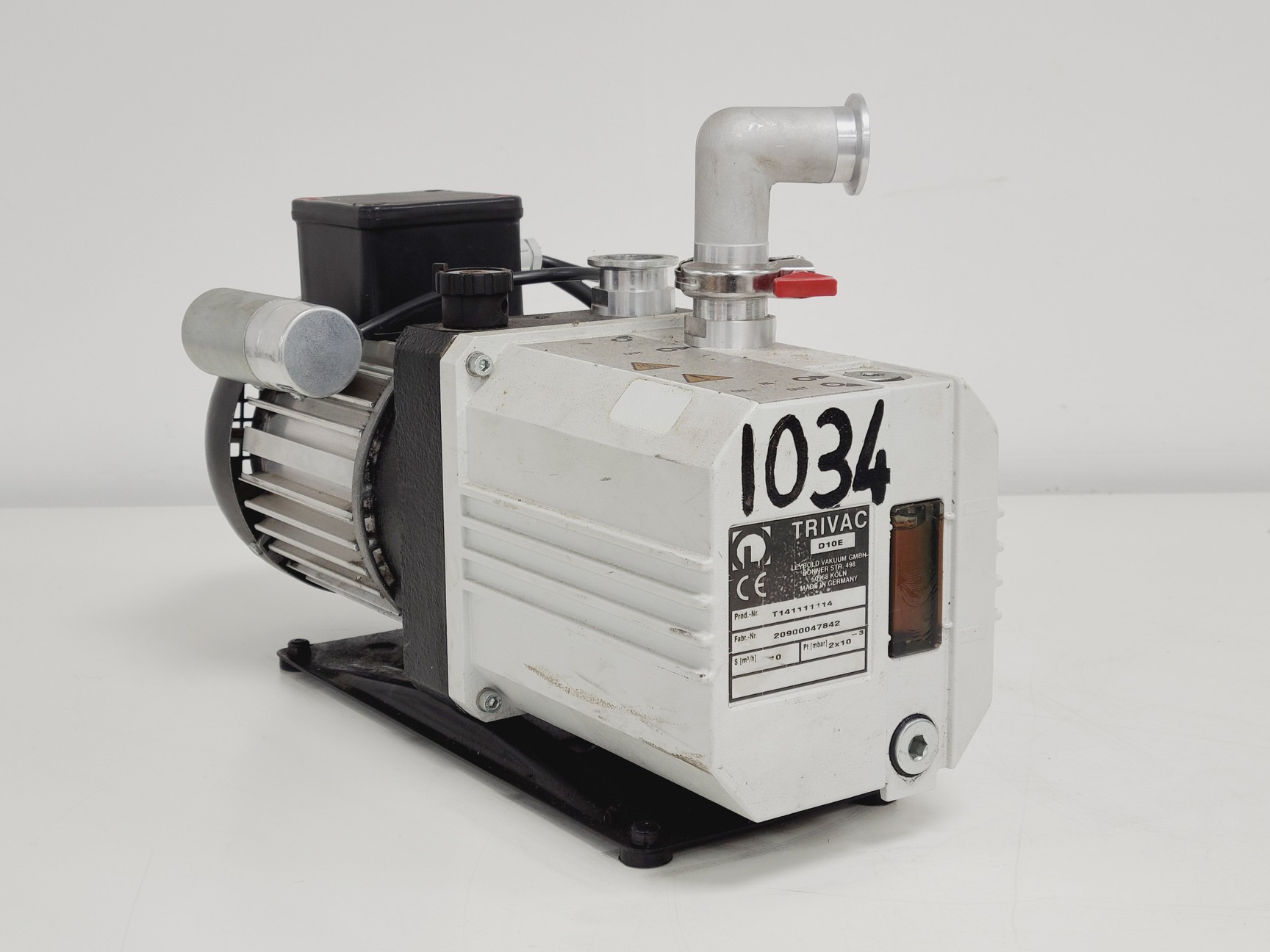 Image of Trivac D10E Vacuum Pump