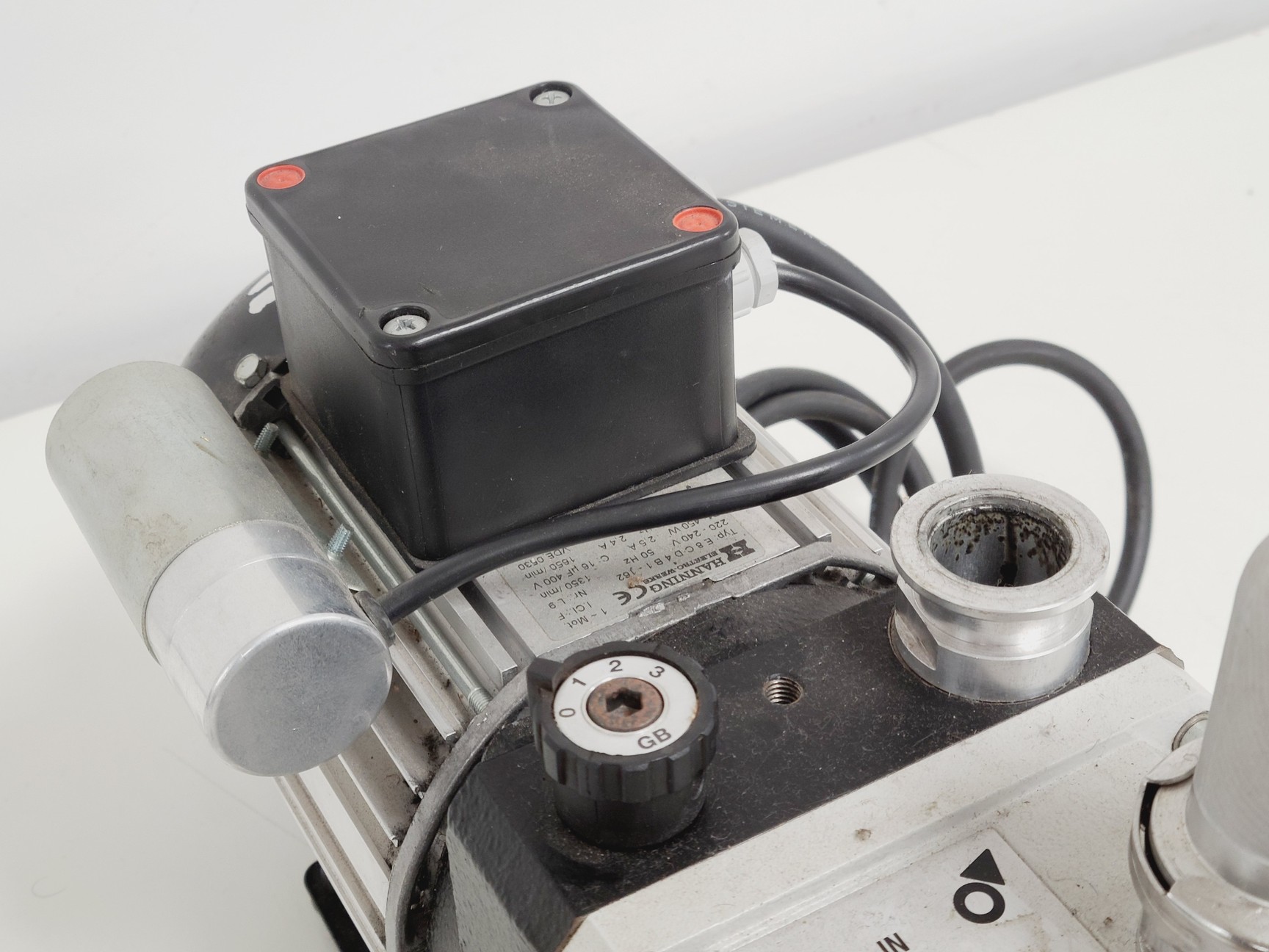 Image of Trivac D10E Vacuum Pump