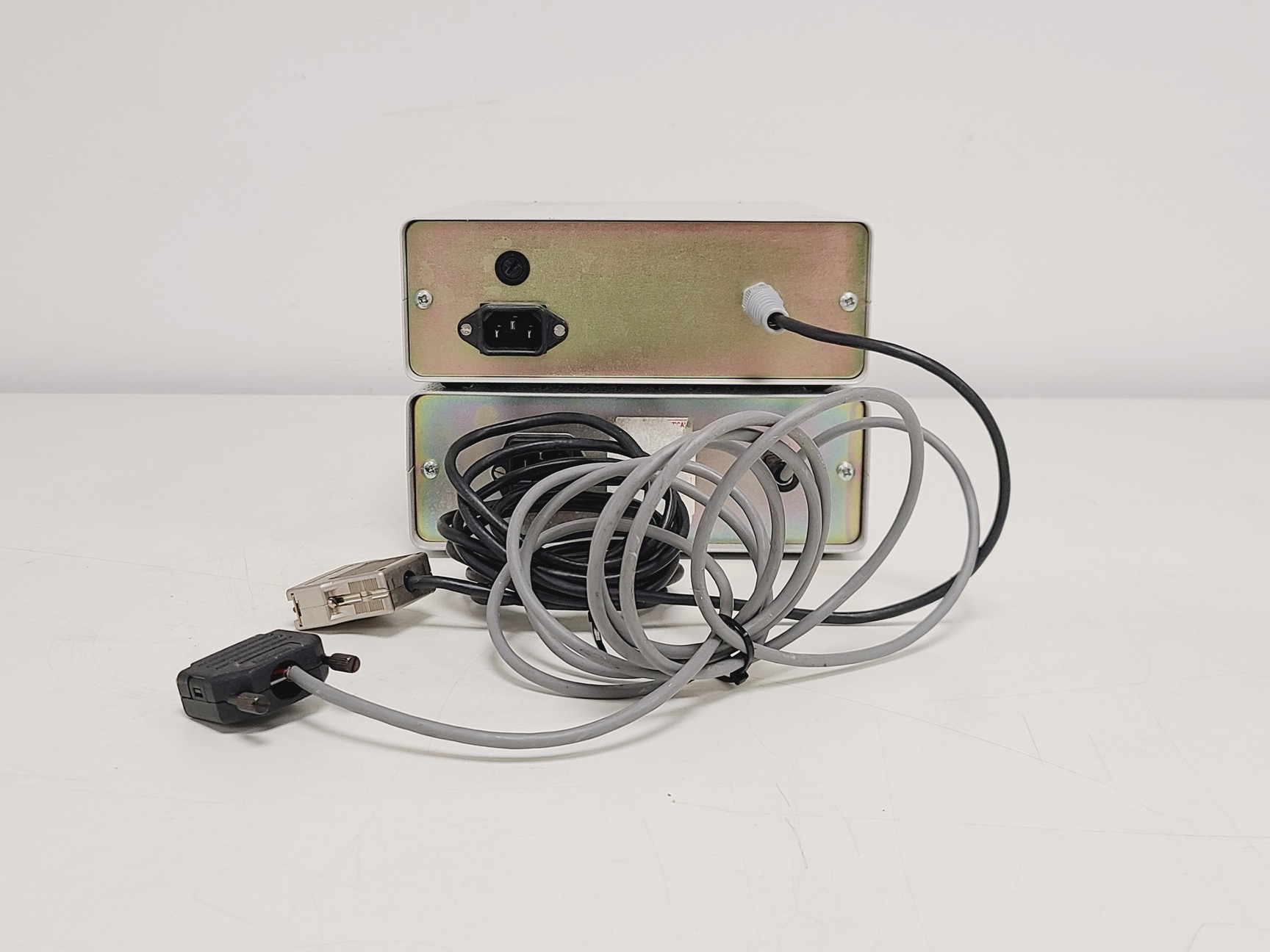 Image of Leybold Vakuum Ceravac CTR90 & 2x Ceravac Readout