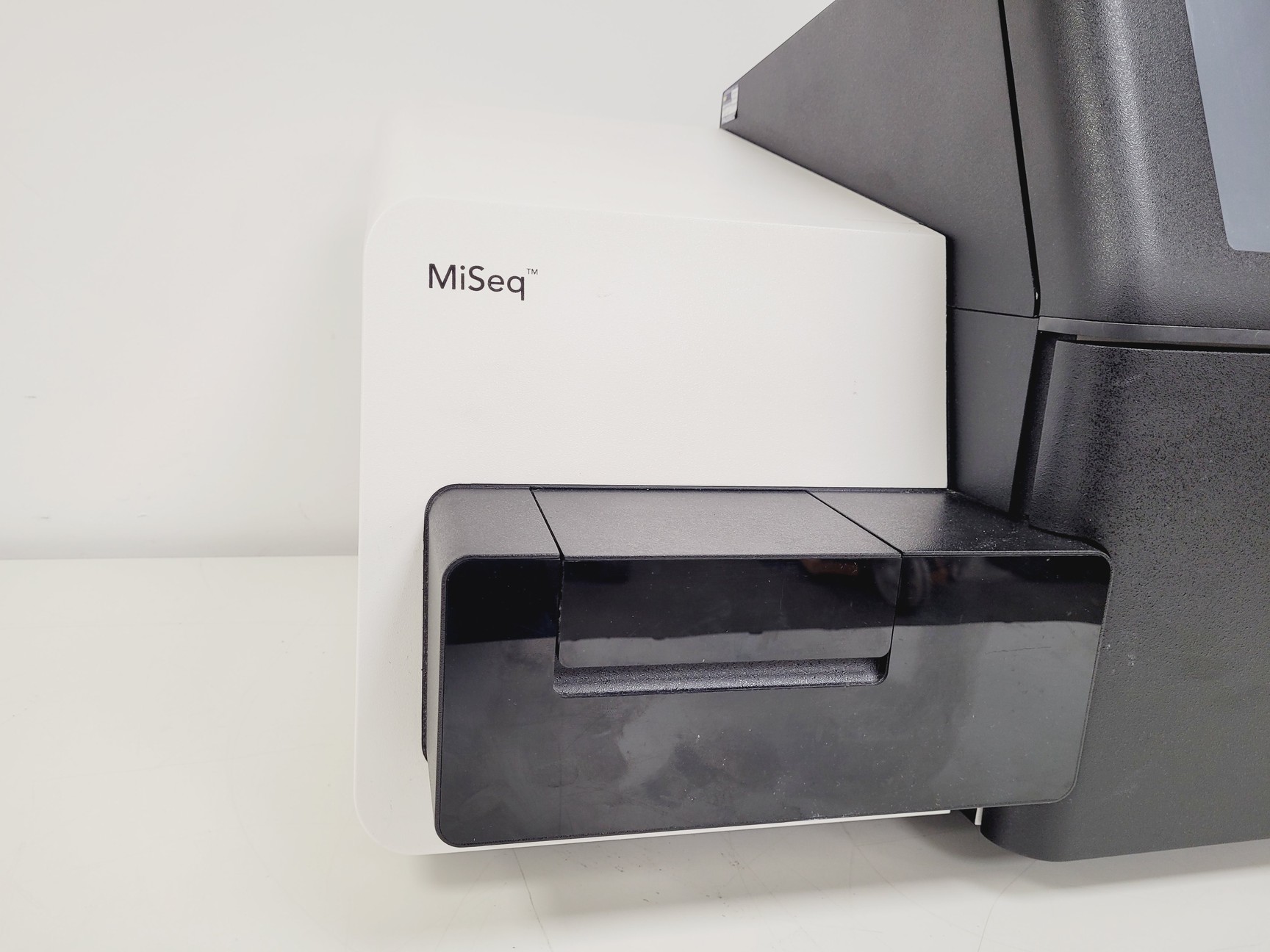 Image of illumina MiSeq DNA Sequencer System Spares/Repair Lab