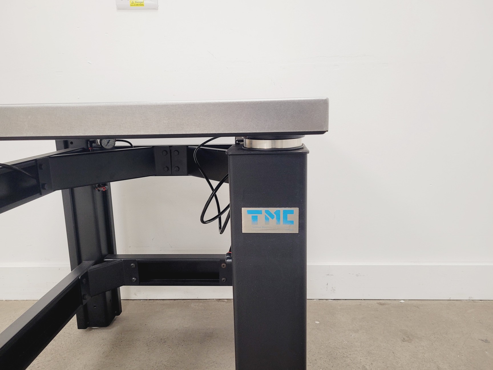 Image of TMC 63-521 Anti-Vibration Isolation Table