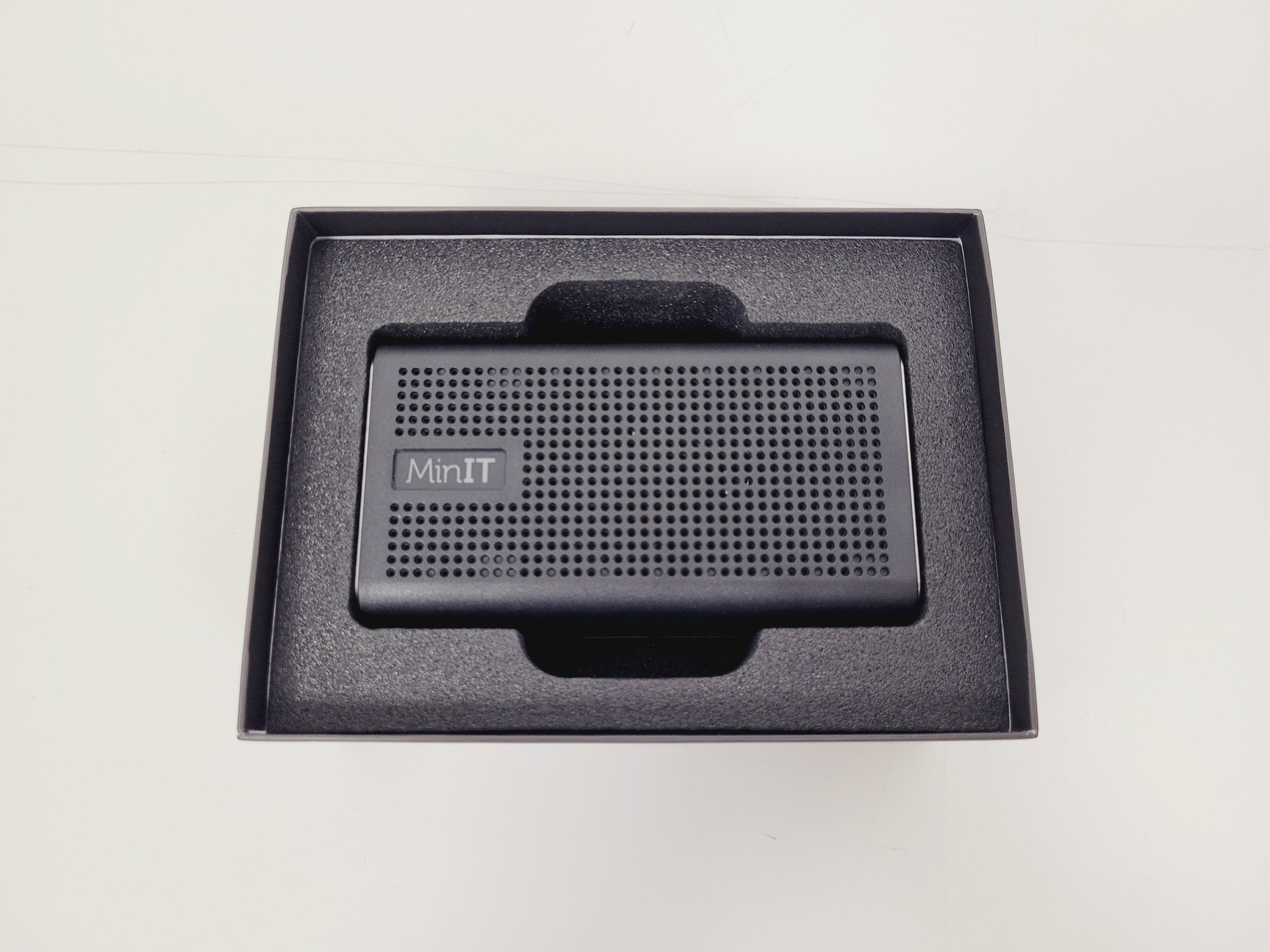 Image of Nanopore MinIT w/ MinION & Flongle 