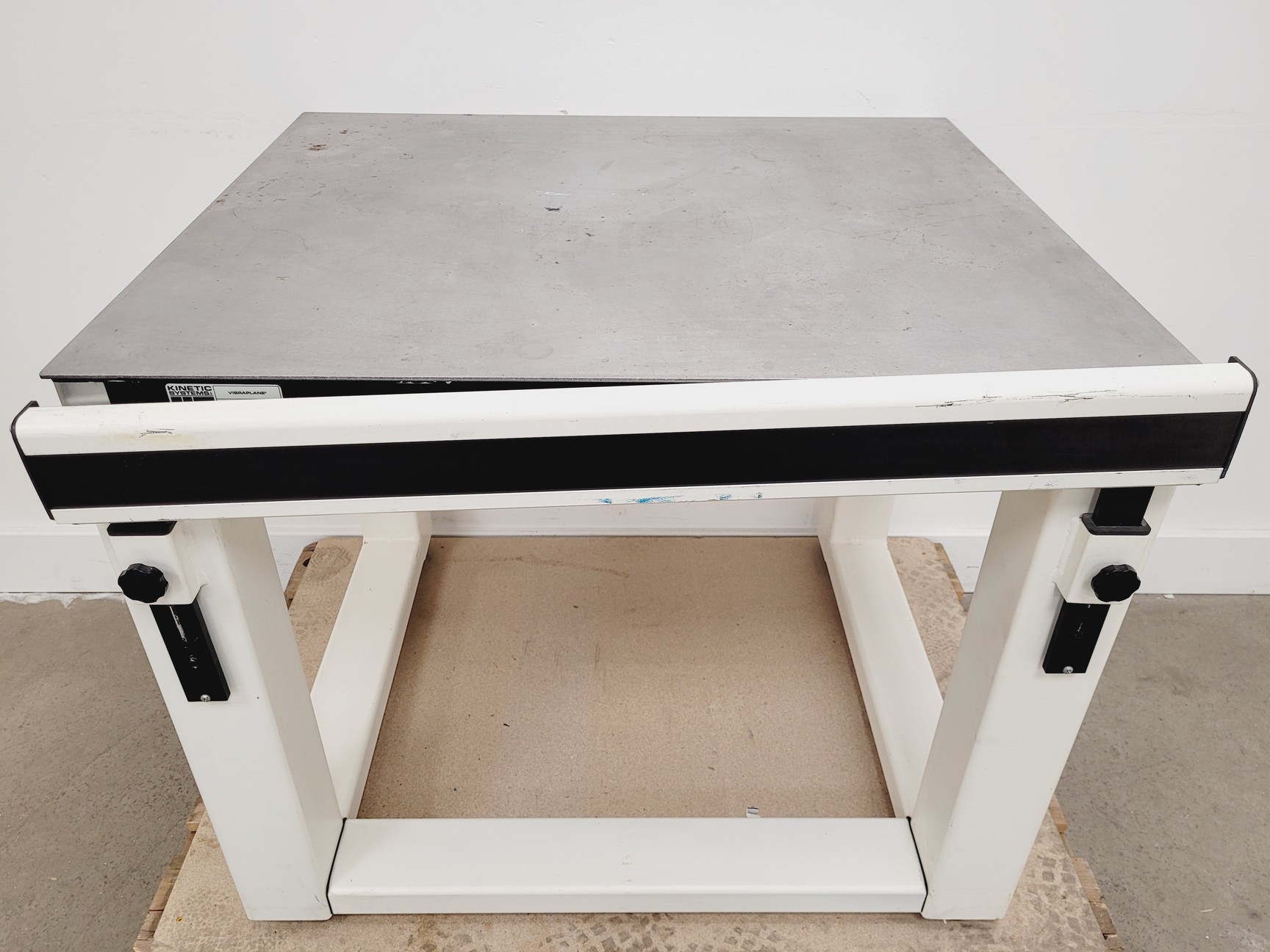 Image of Kinetic Systems Vibraplane 9101-01-22 Anti-vibration Table