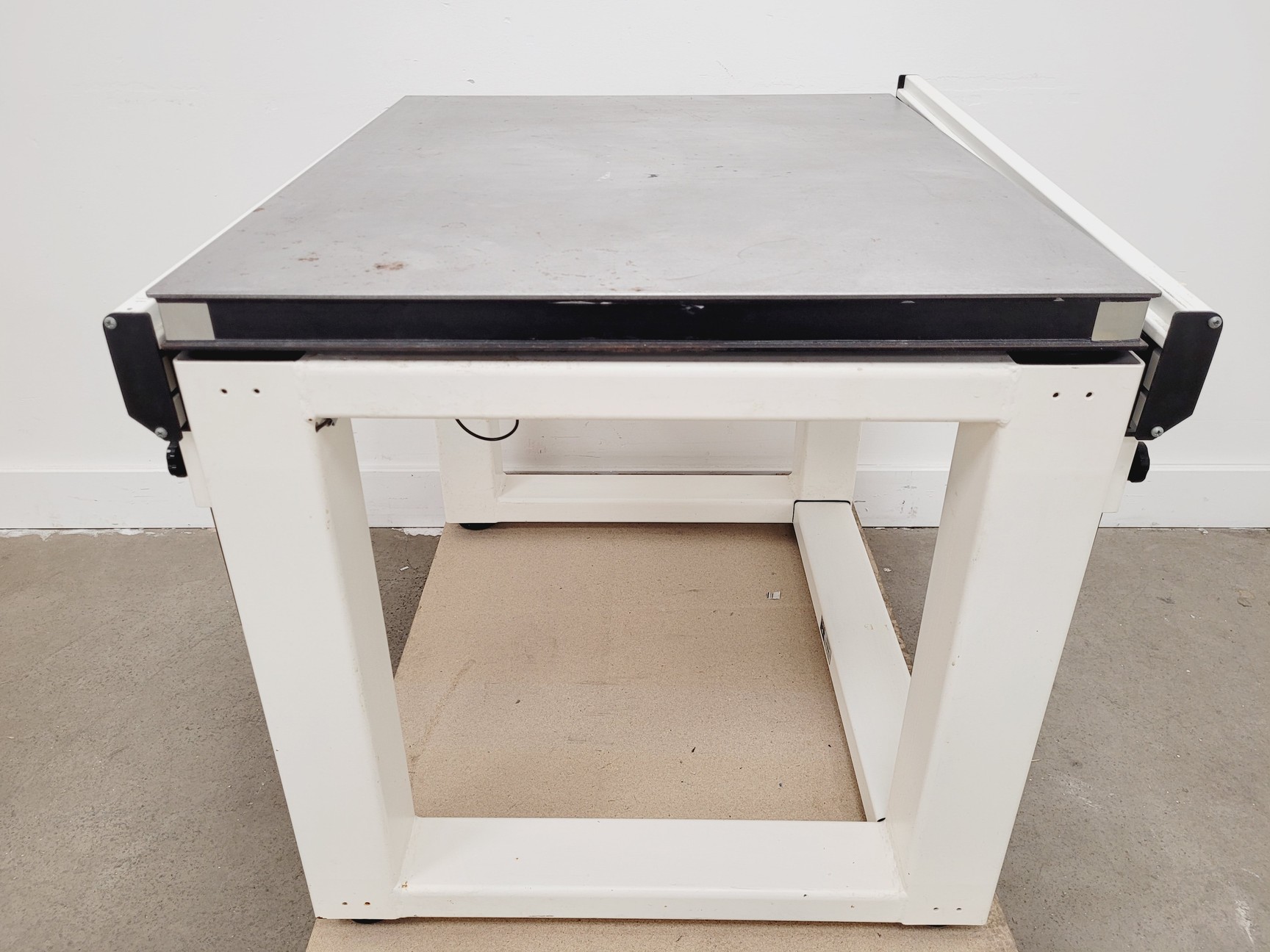 Image of Kinetic Systems Vibraplane 9101-01-22 Anti-vibration Table