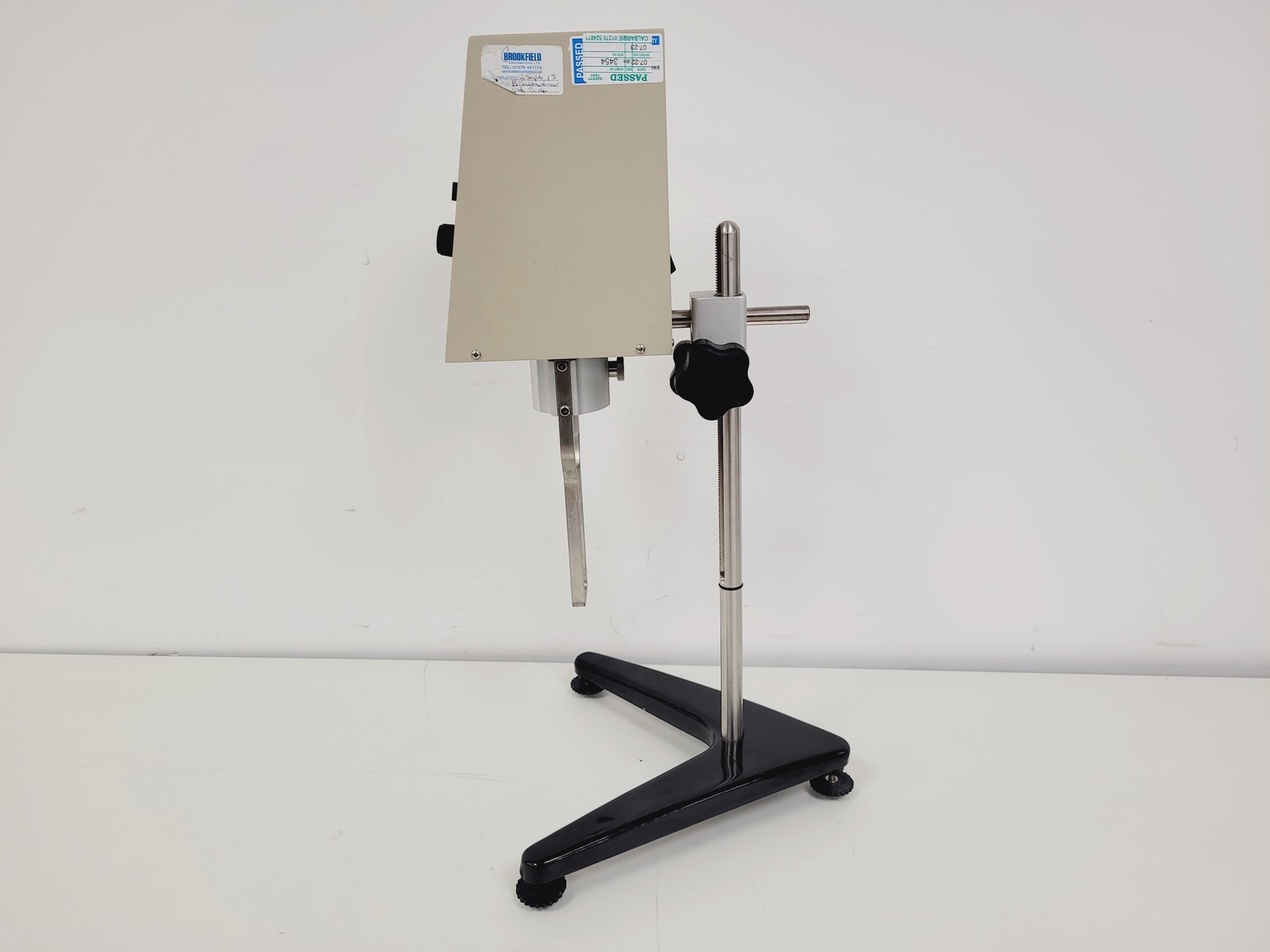 Image of Brookfield LVDVE DV-E Viscometer