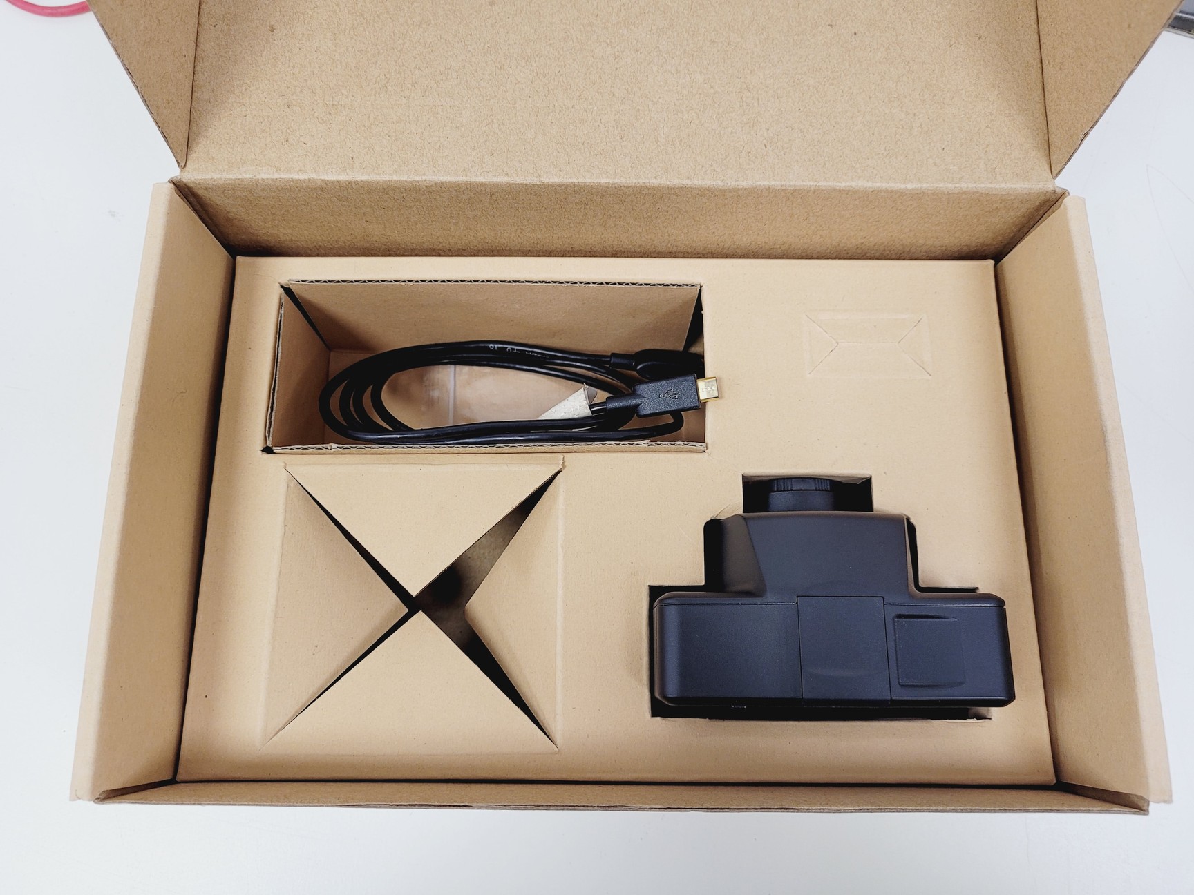 Image of GXCAM-Eclipse WiFi/USB Microscope Camera 5MP w/ Toshiba Laptop and GXCapture