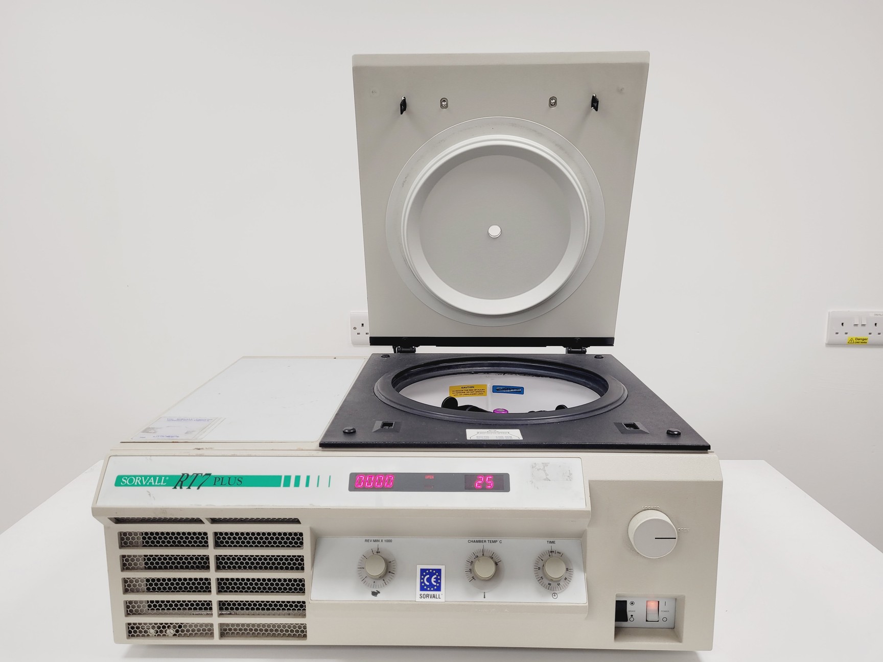 Image of Sorvall RT 7 Plus Refrigerated Centrifuge w/ RTH-250 Rotor Spares/Repair Lab
