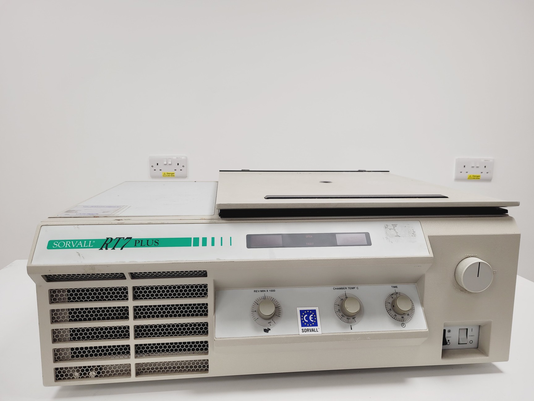 Image of Sorvall RT 7 Plus Refrigerated Centrifuge w/ RTH-250 Rotor Spares/Repair Lab