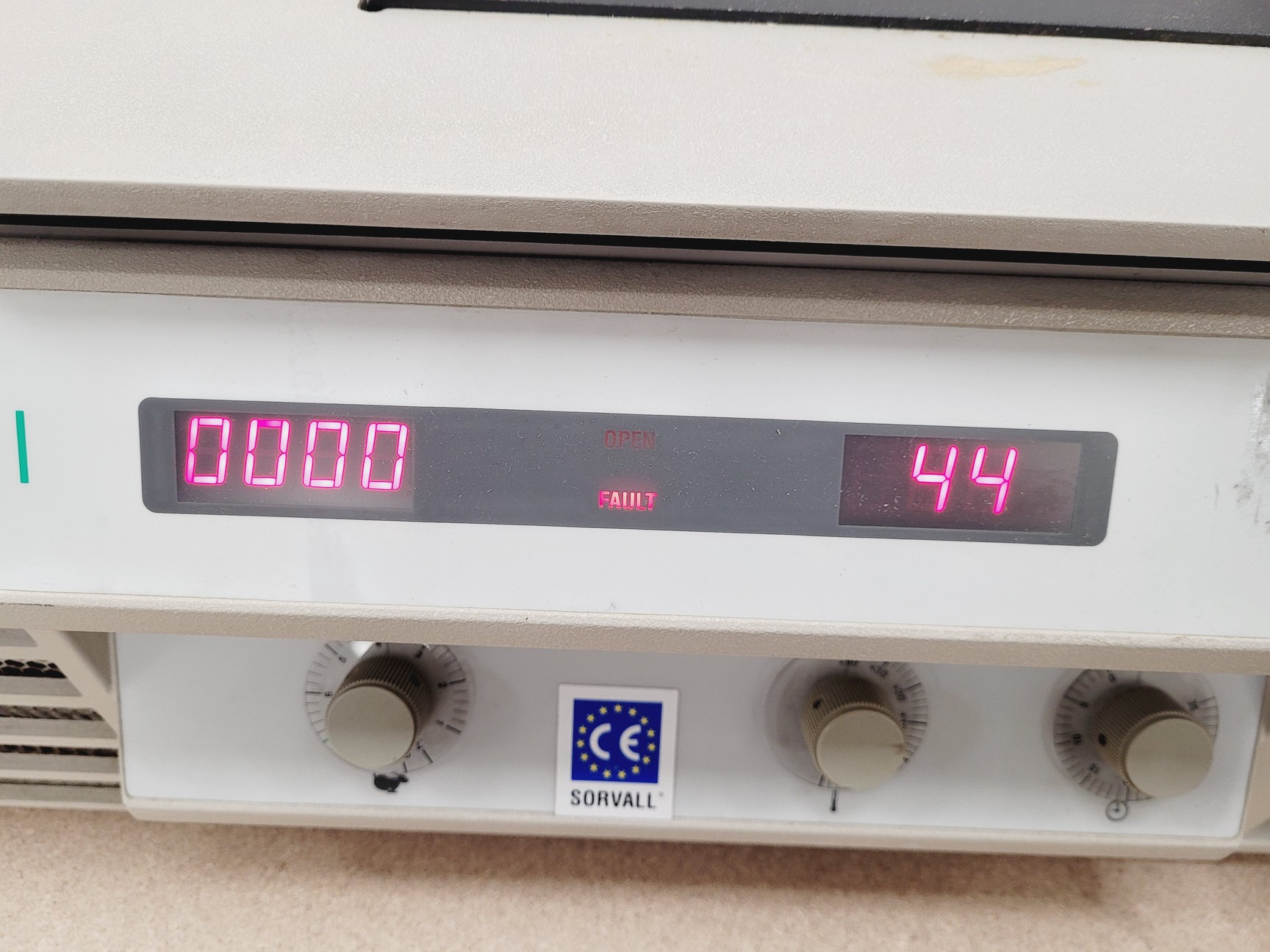 Image of Sorvall RT 7 Plus Refrigerated Centrifuge w/ RTH-250 Rotor Spares/Repair Lab