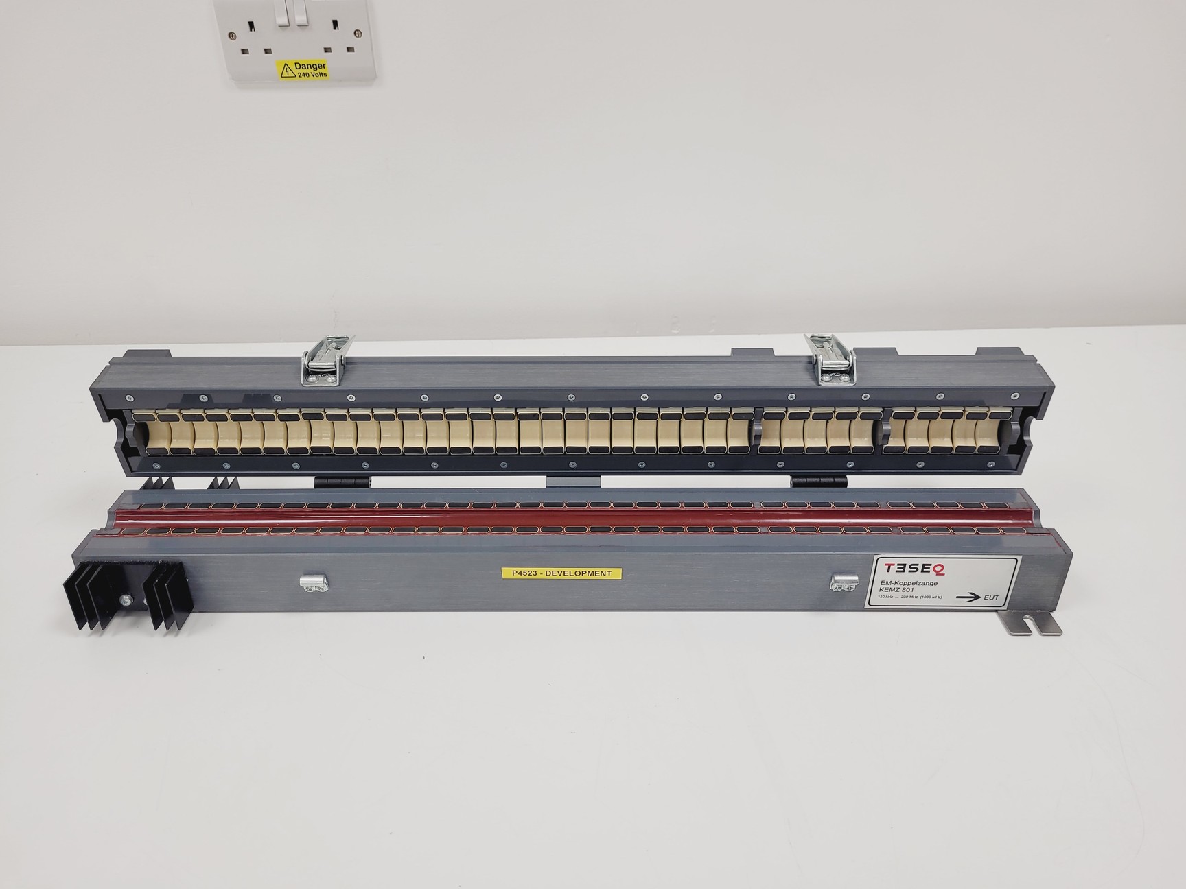 Image of TESEQ EM Koppelzange KEMZ 801 150 kHz-230MHz EM Clamp (1000MHz)