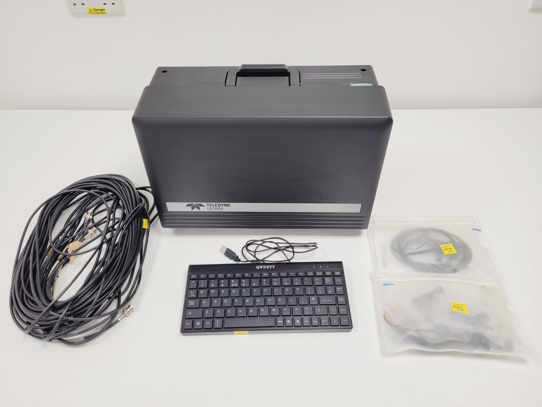 Image of Teledyne Lecroy Wave Runner 640Zi, 4GHz Oscilloscope 40GS w/ PP022-1 & PP022-2 