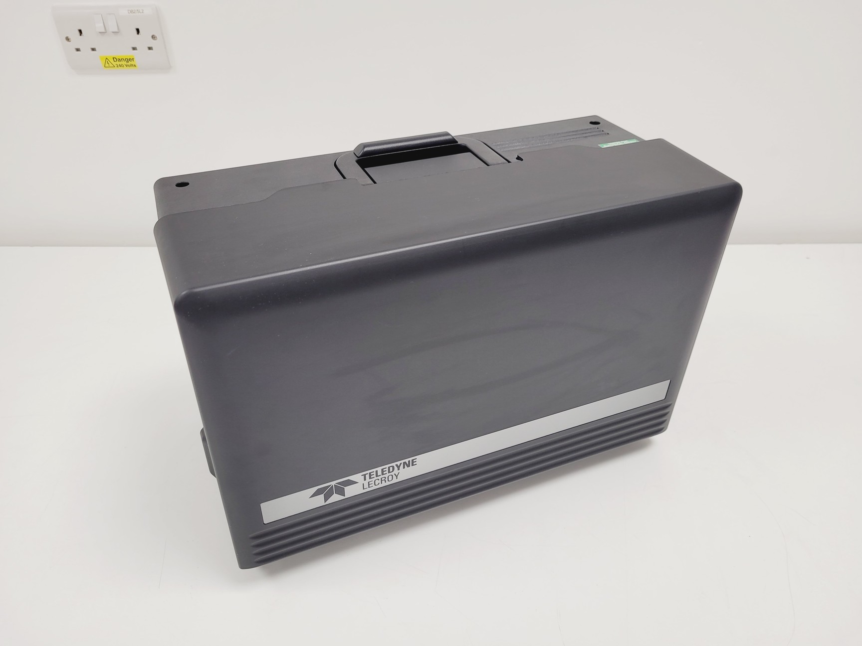 Image of Teledyne Lecroy Wave Runner 640Zi, 4GHz Oscilloscope 40GS w/ PP022-1 & PP022-2 