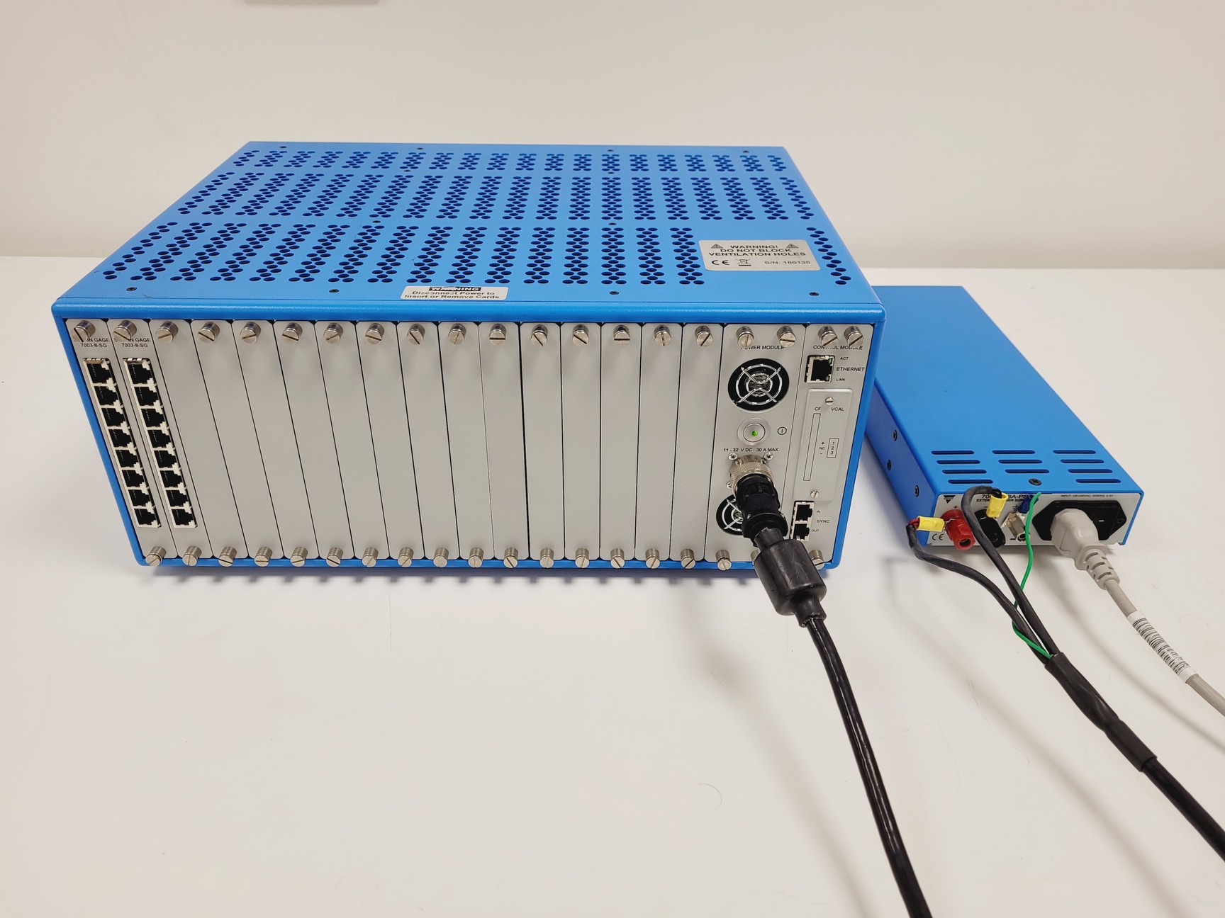 Image of Vishay Micro-Measurements 7000-128-SM w/ 7000-128A-PS Power Supply