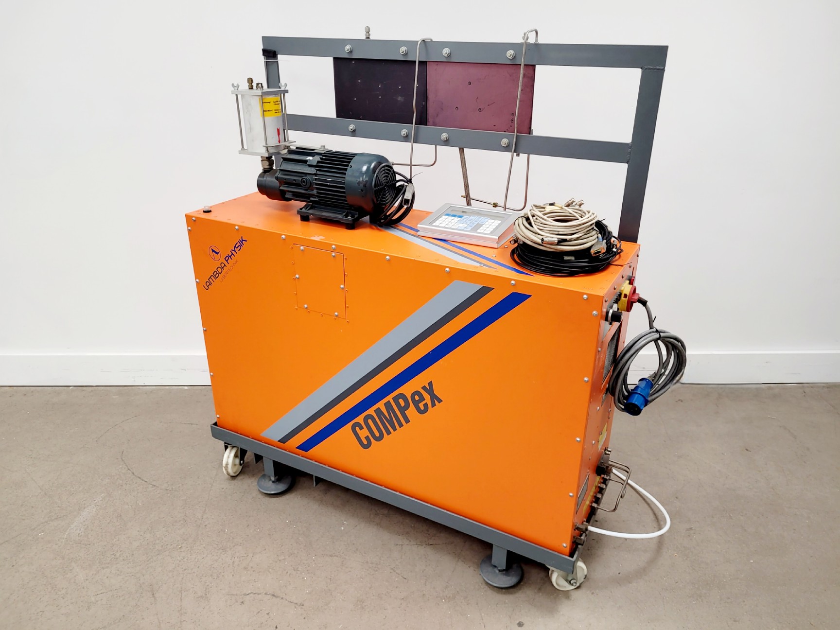 Image of Lambda Physik Lasertechnik Compex 102 Class 4 Laser 12w Wavelength 157-800 nm