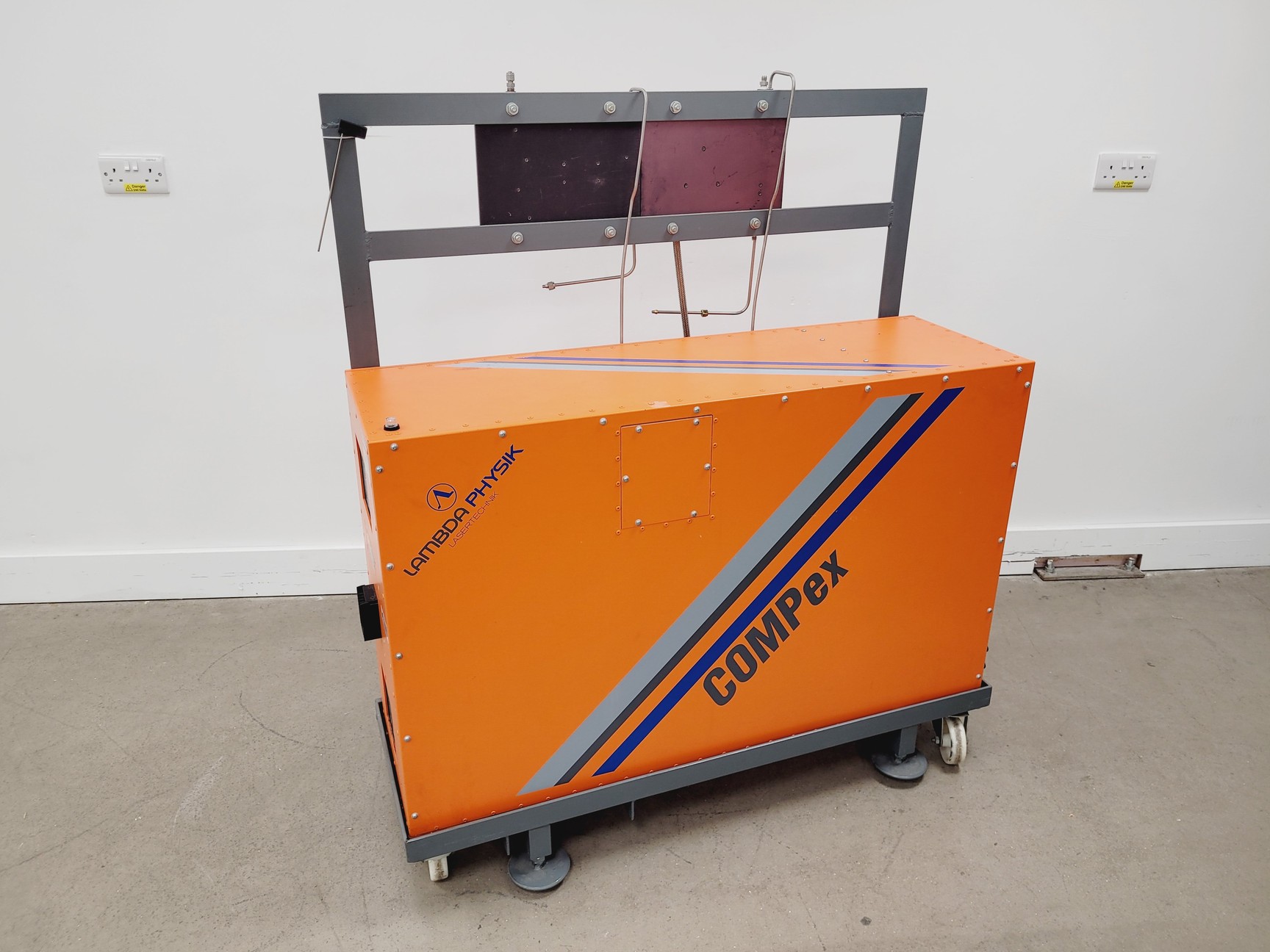 Image of Lambda Physik Lasertechnik Compex 102 Class 4 Laser 12w Wavelength 157-800 nm