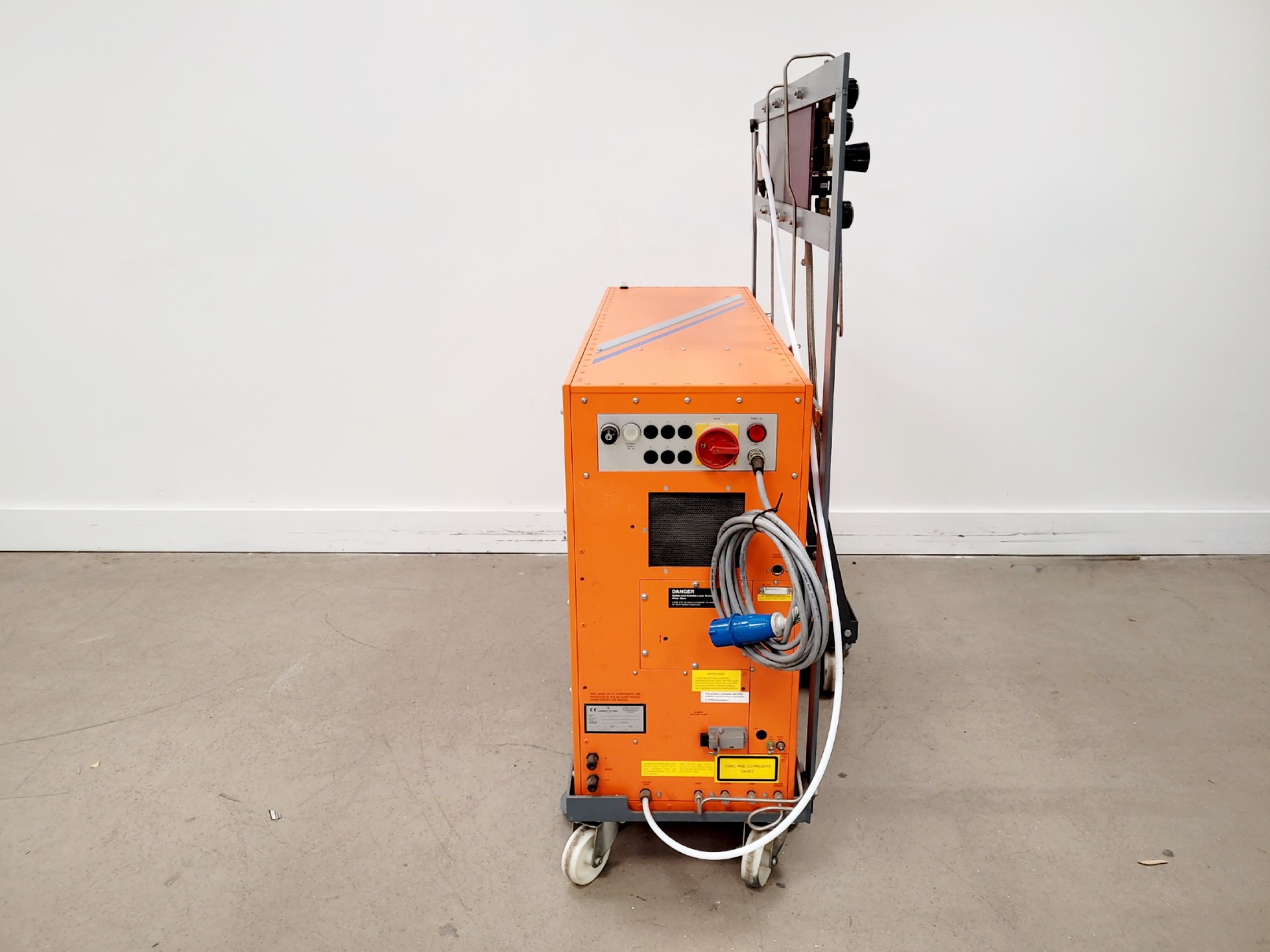 Image of Lambda Physik Lasertechnik Compex 102 Class 4 Laser 12w Wavelength 157-800 nm