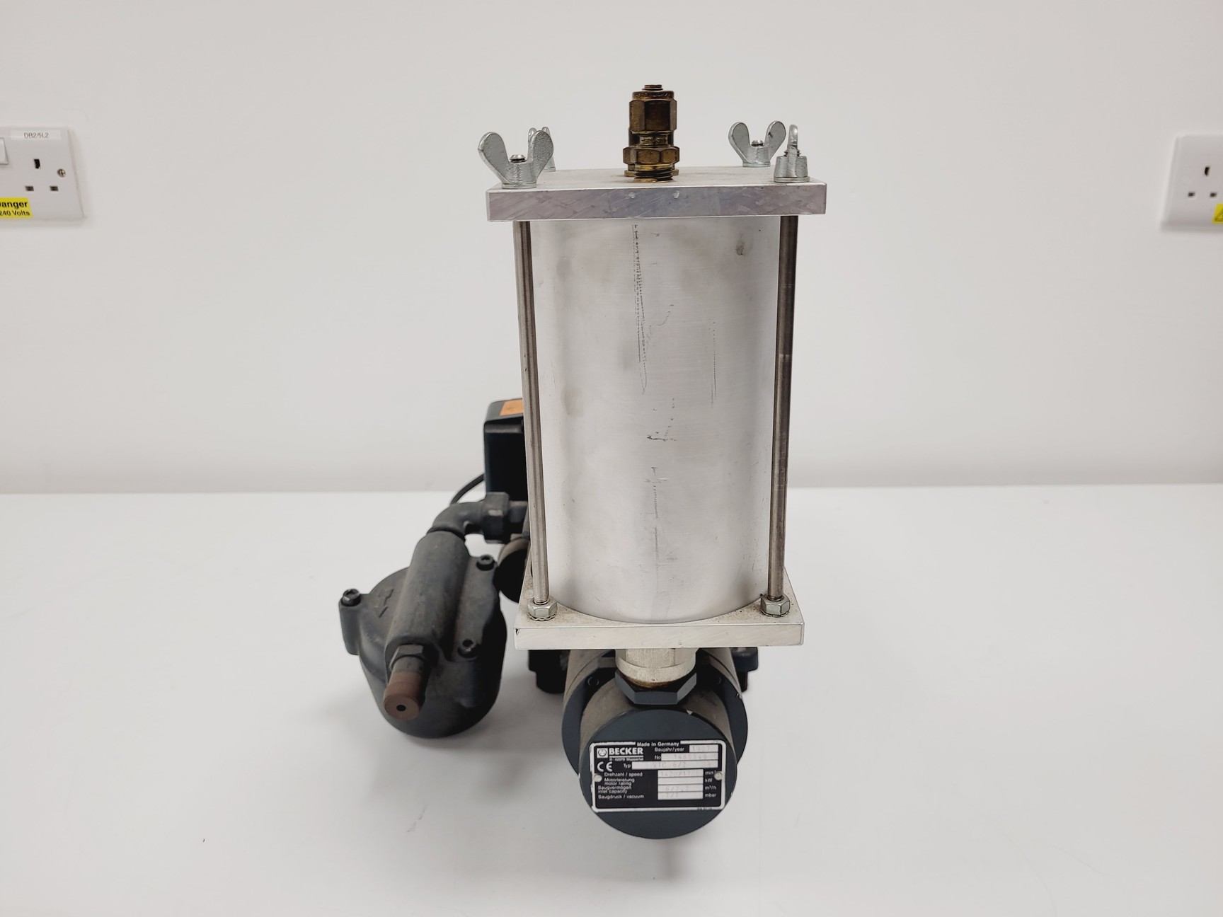 Image of Lambda Physik Lasertechnik Compex 102 Class 4 Laser 12w Wavelength 157-800 nm