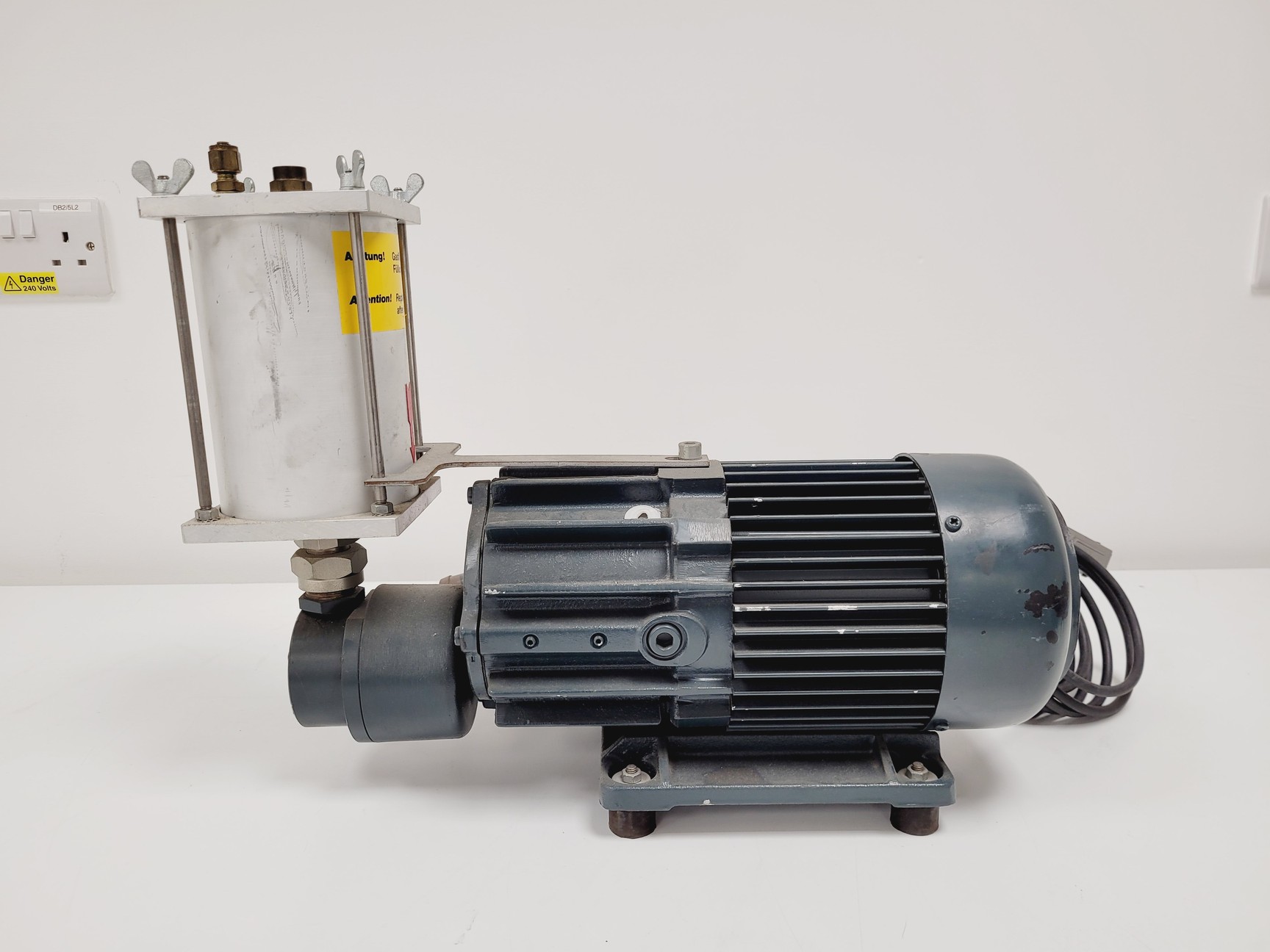 Image of Lambda Physik Lasertechnik Compex 102 Class 4 Laser 12w Wavelength 157-800 nm