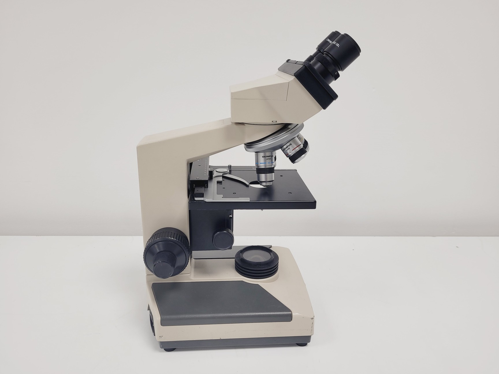 Image of Olympus CH-2 Compound Microscope with 4 x Objectives 4 10 20 40x Lab