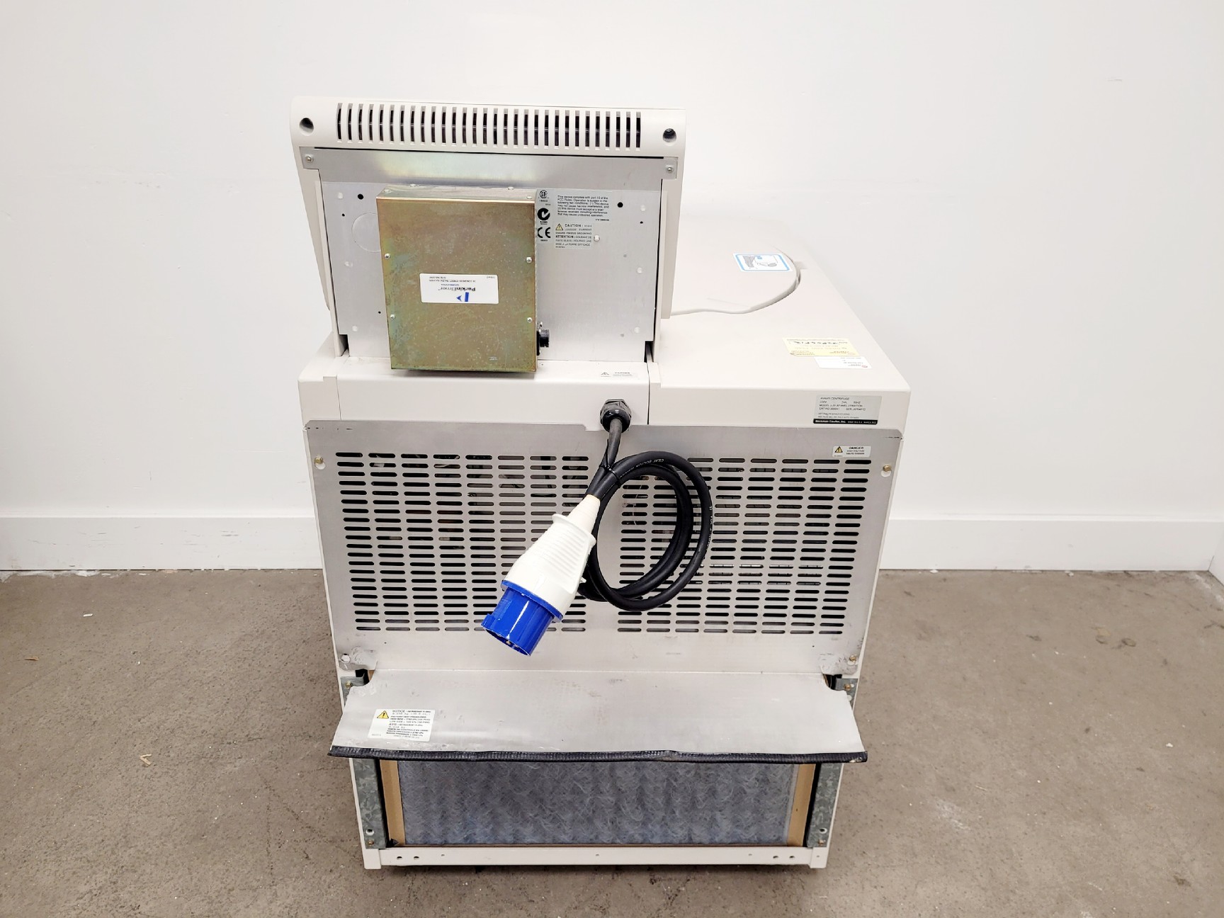 Image of Beckman Coulter Avanti J-20 XP Floor Standing Centrifuge