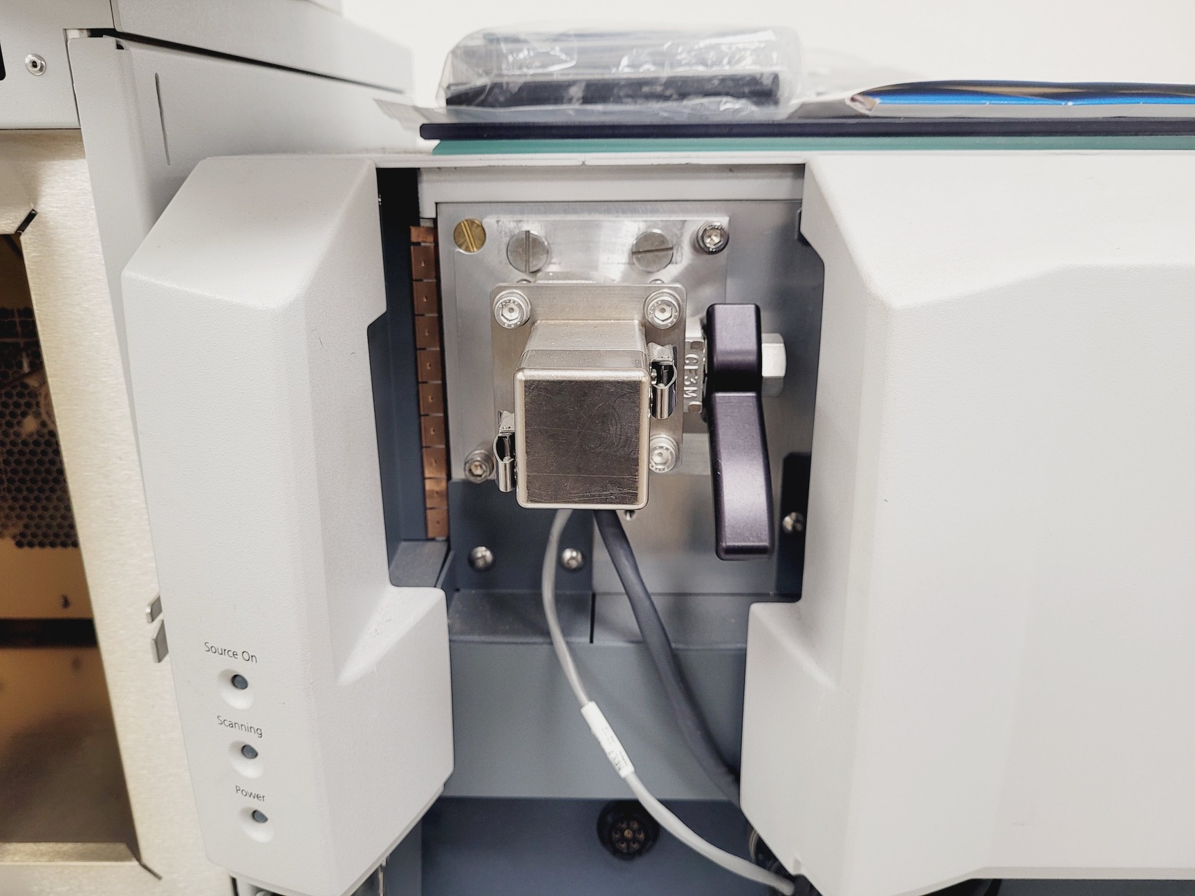 Image of Bruker 450-GC Gas Chromatograph W/CP-8400 Auto Sampler 300-MS Mass Spectrometer