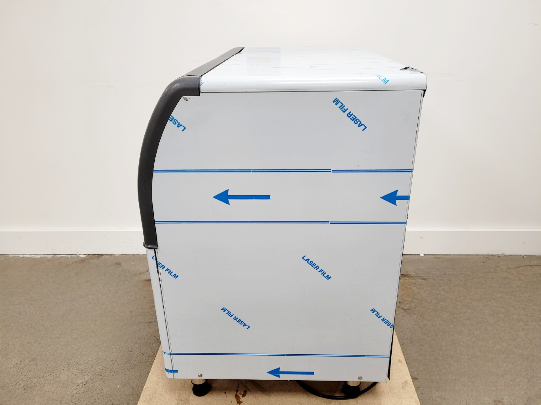 Image of Scotsman EF-124 easy-fit Ice machine