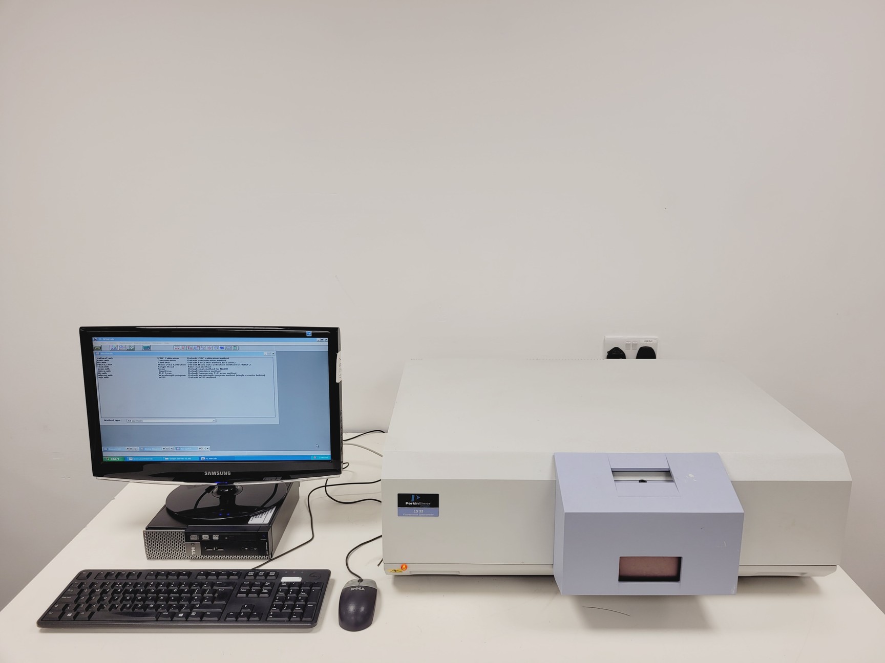 Image of Perkin Elmer LS 55 Fluorescent Spectrometer w/ PC & Software Lab