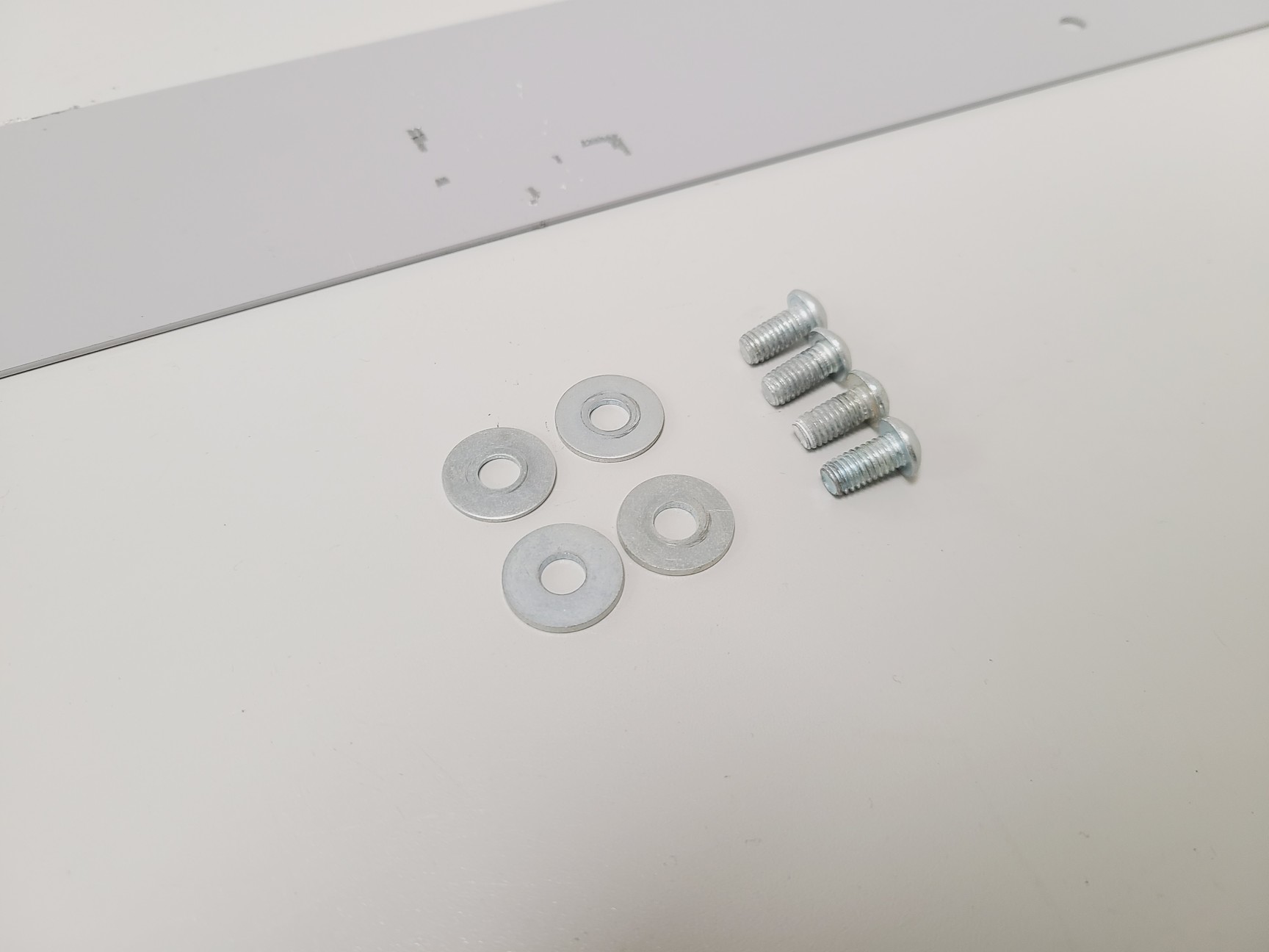 Image of Table and Computer Station for BD FacsAria II Lab